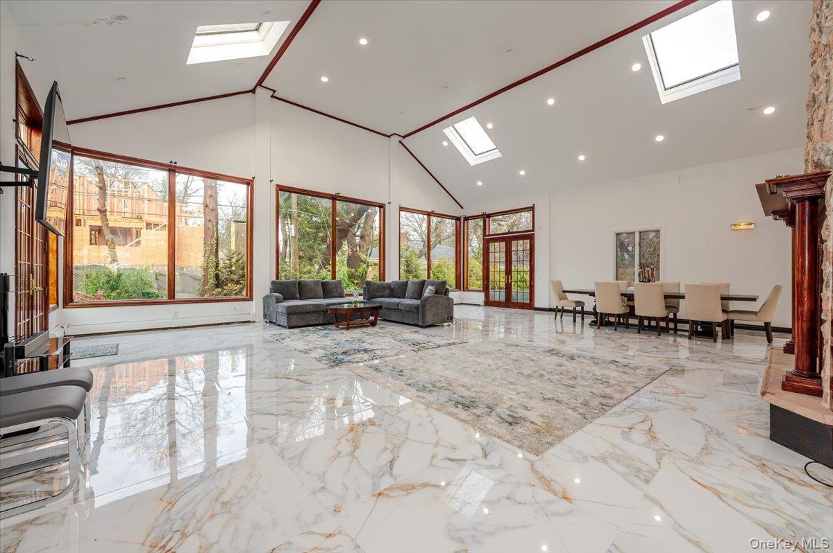 18 Locust Drive, Great Neck, NY 11021