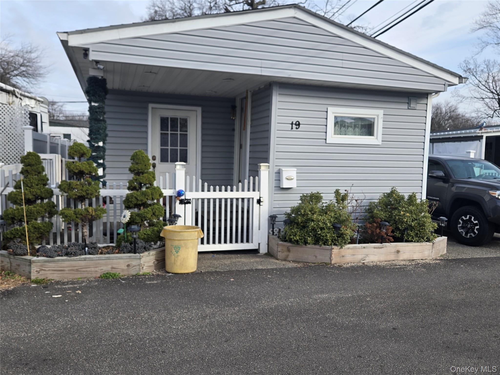 19 Mobile, Bay Shore, NY 11706