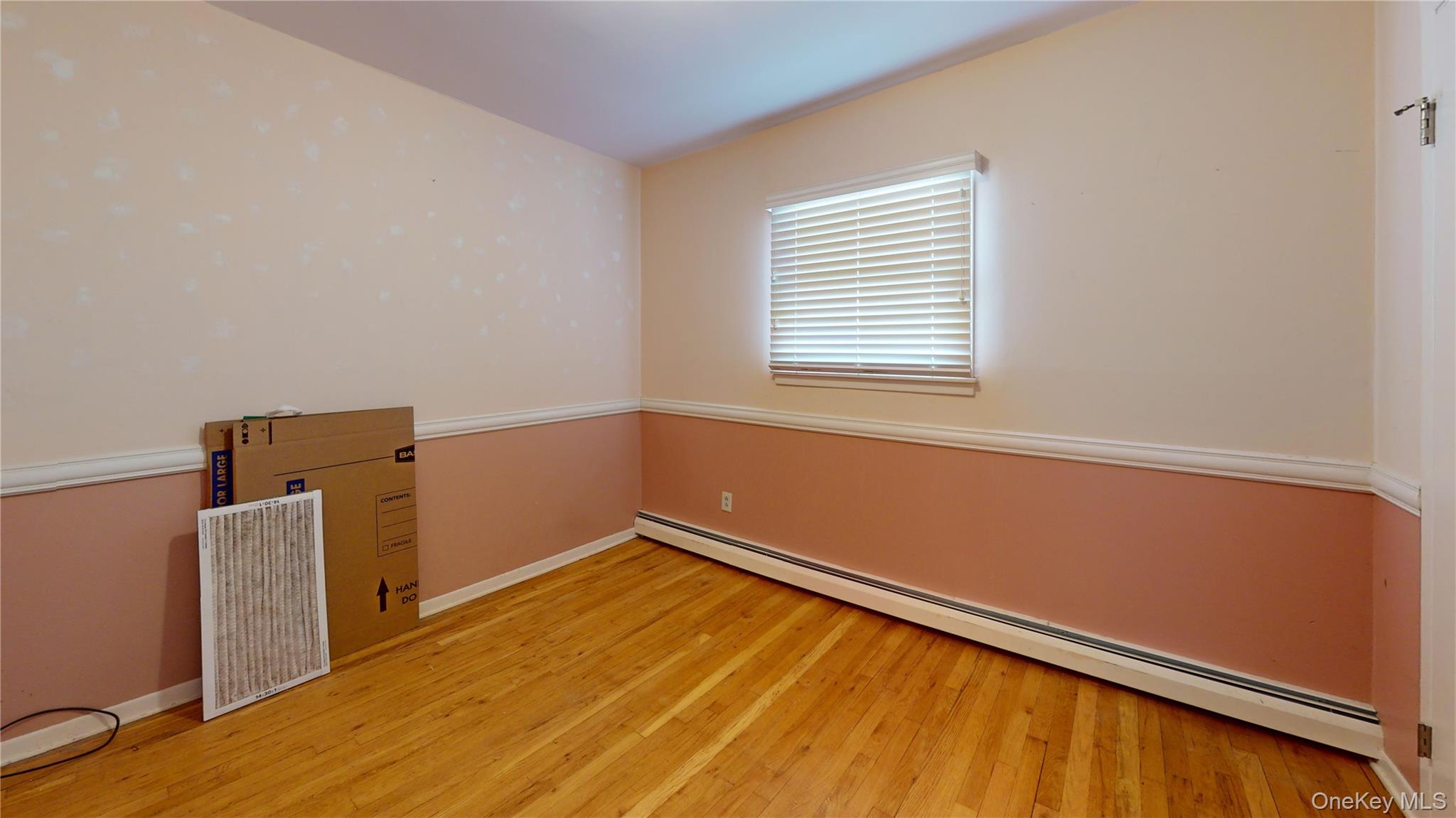 8 Pleasant Avenue, Farmingdale, NY 11735