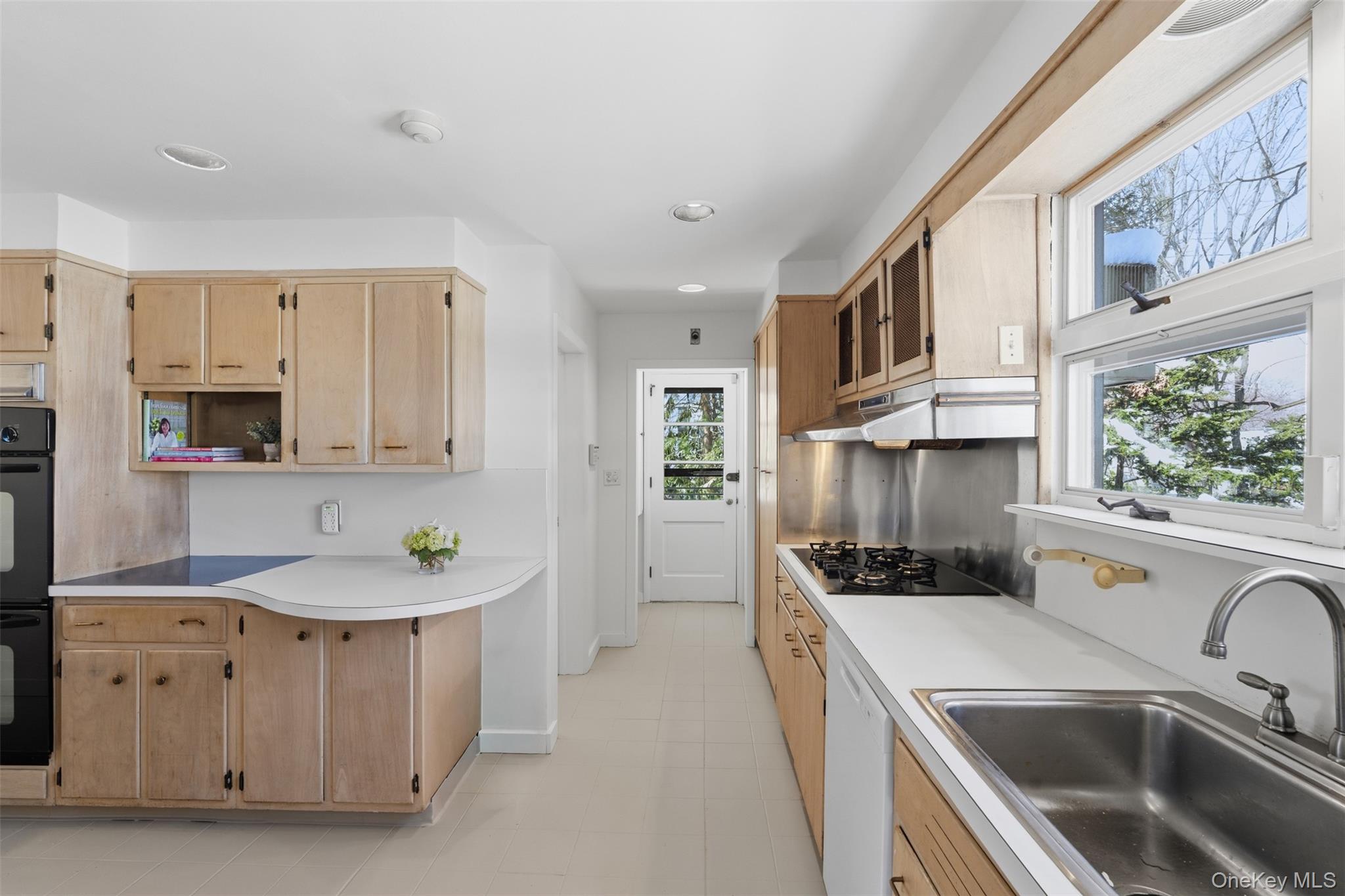 2 Springdale Road, Larchmont, NY 10538