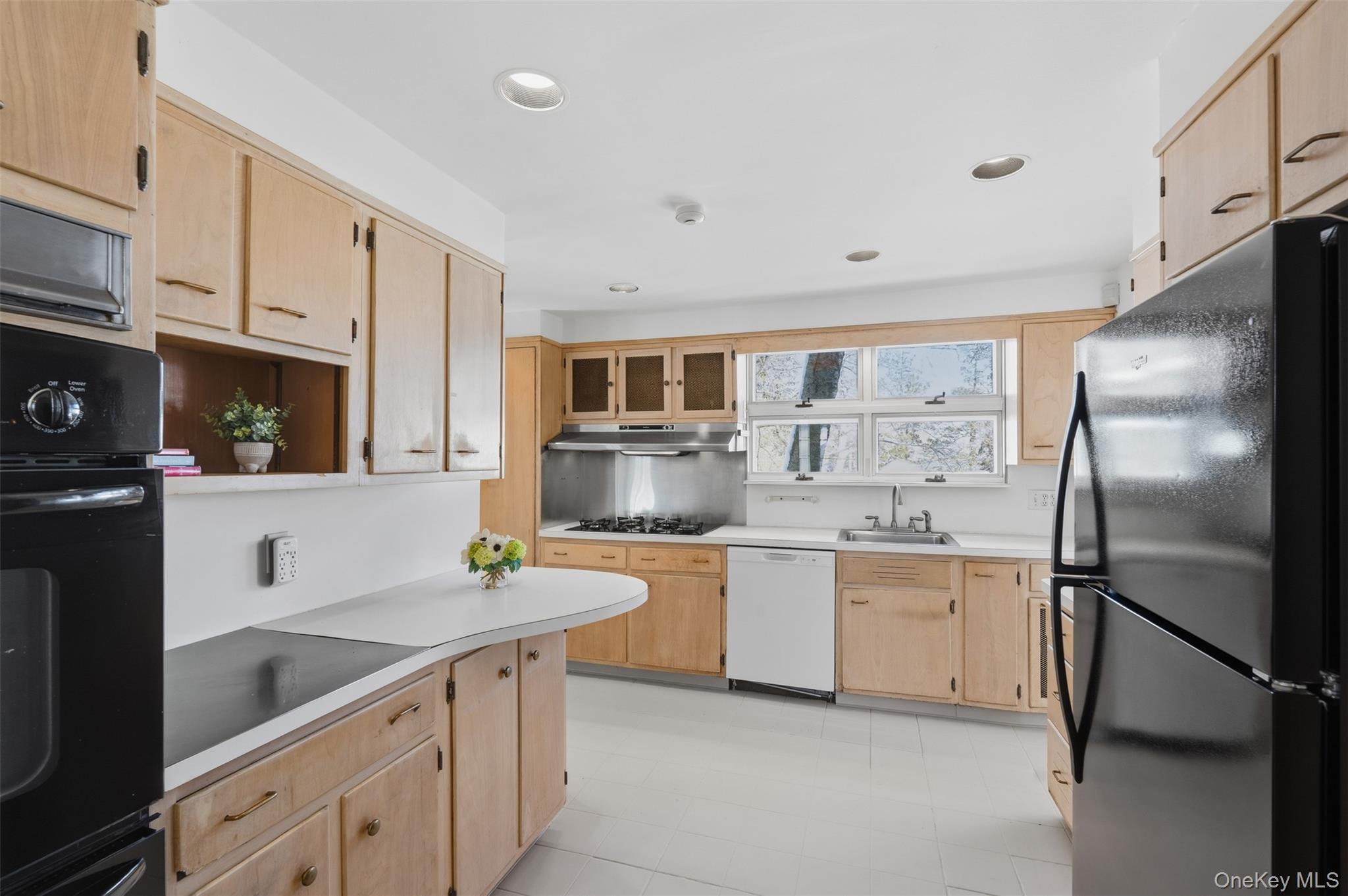 2 Springdale Road, Larchmont, NY 10538