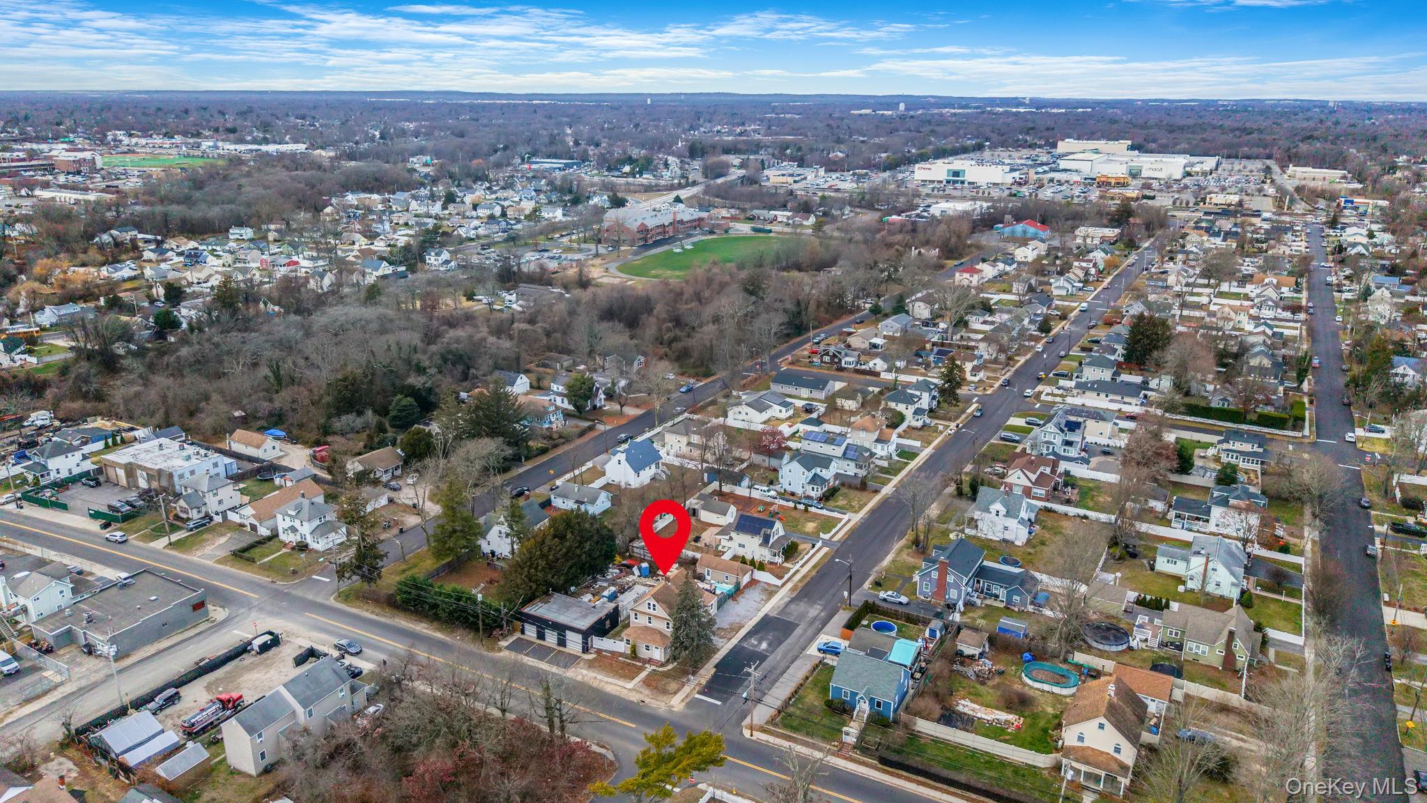 45 Redington Street, Bay Shore, NY 11706