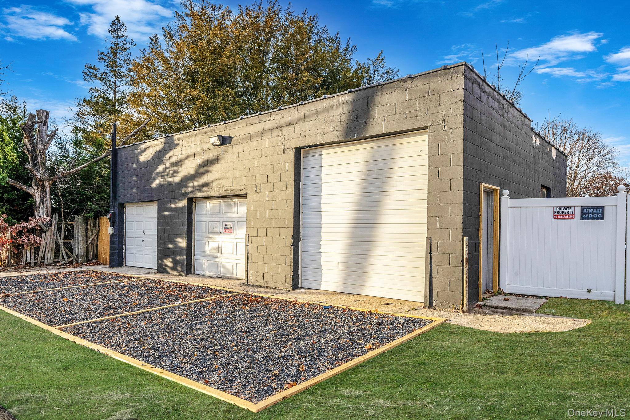 45 Redington Street, Bay Shore, NY 11706