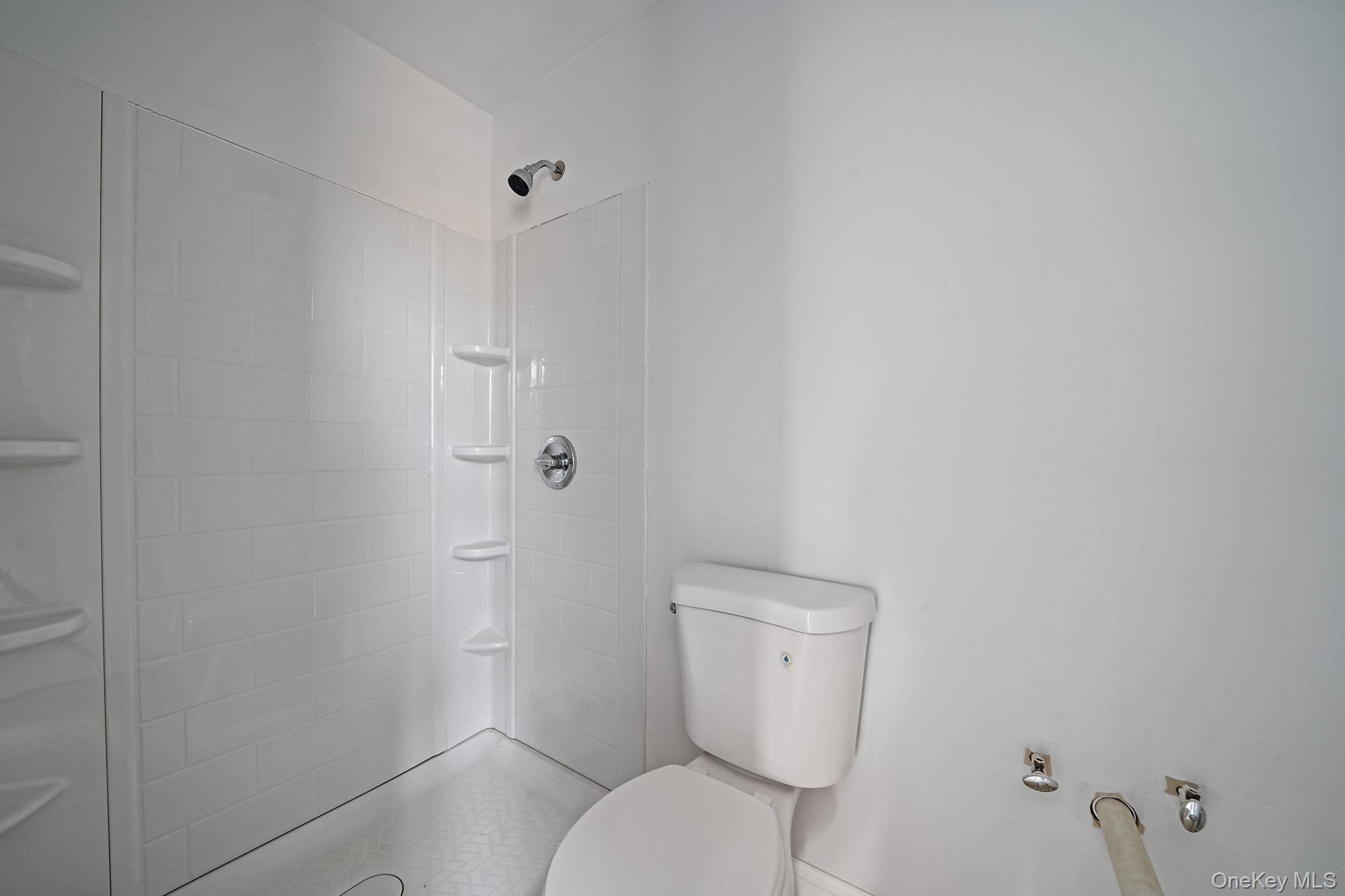 45 Redington Street, Bay Shore, NY 11706