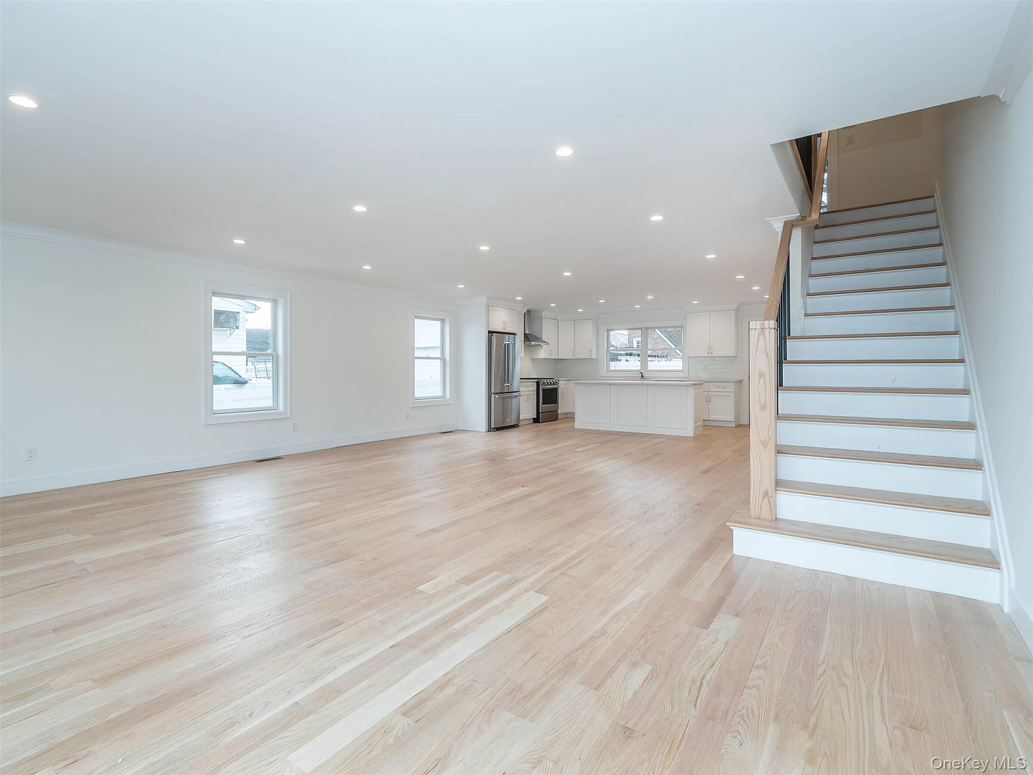 35A Dunwood Road, Port Washington, NY 11050