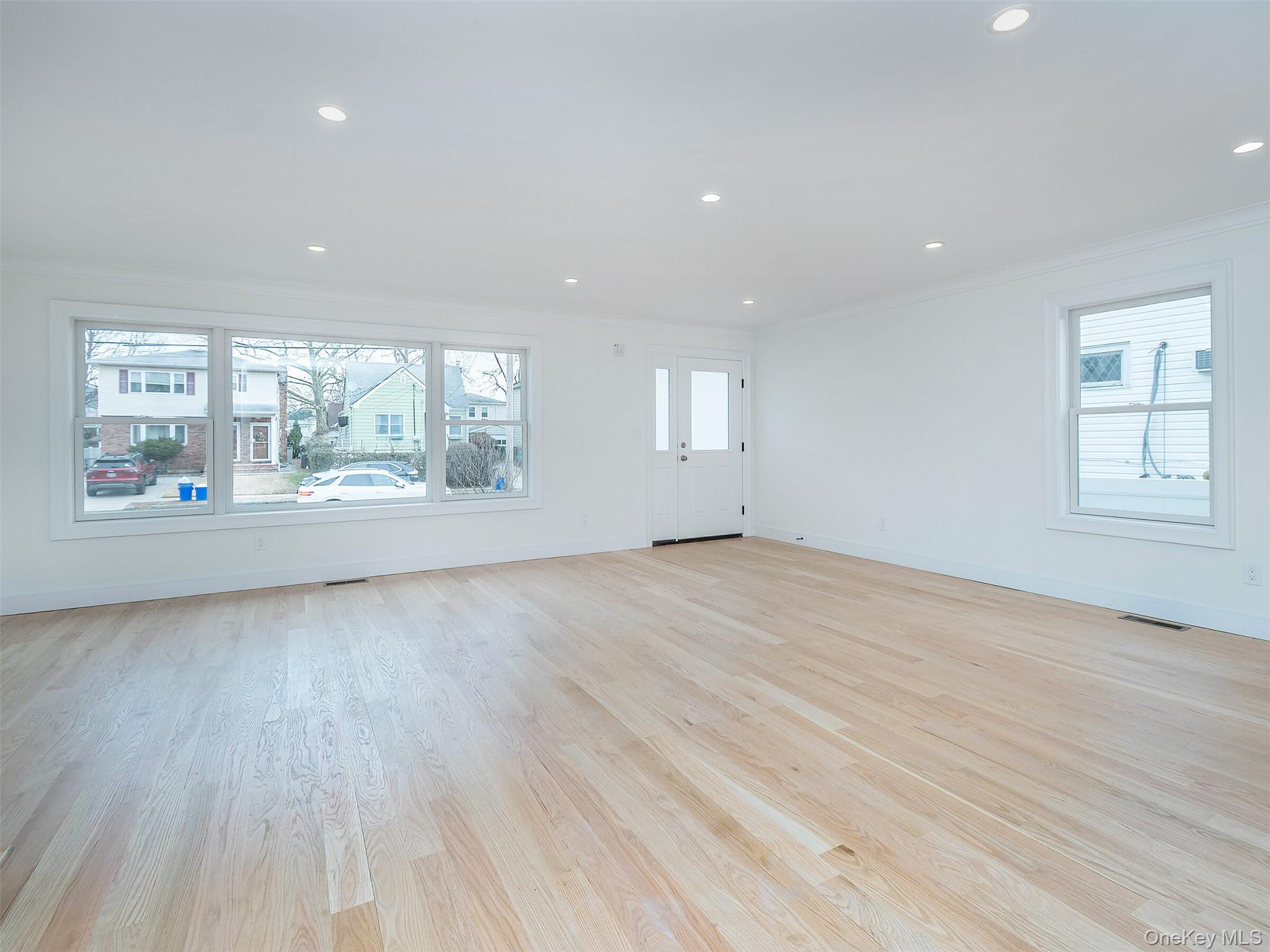 35A Dunwood Road, Port Washington, NY 11050