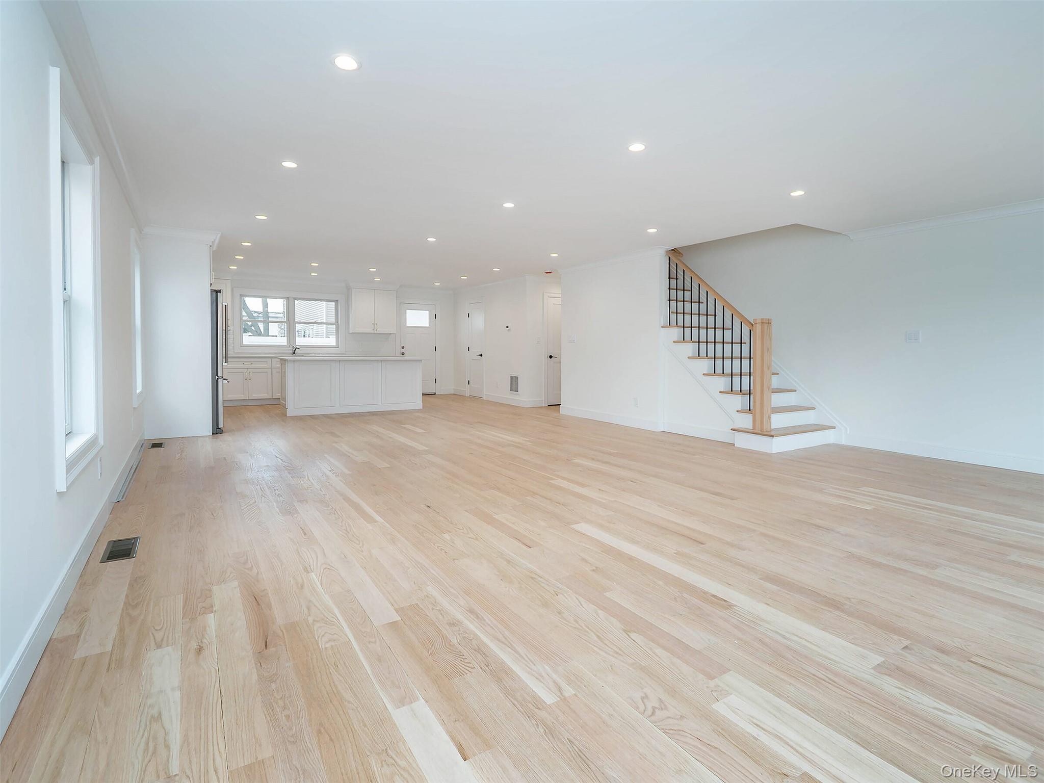 35A Dunwood Road, Port Washington, NY 11050