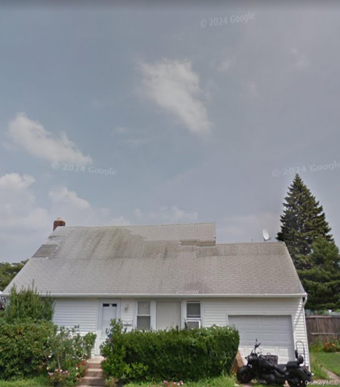 214 7th Street, Wantagh, NY 11793