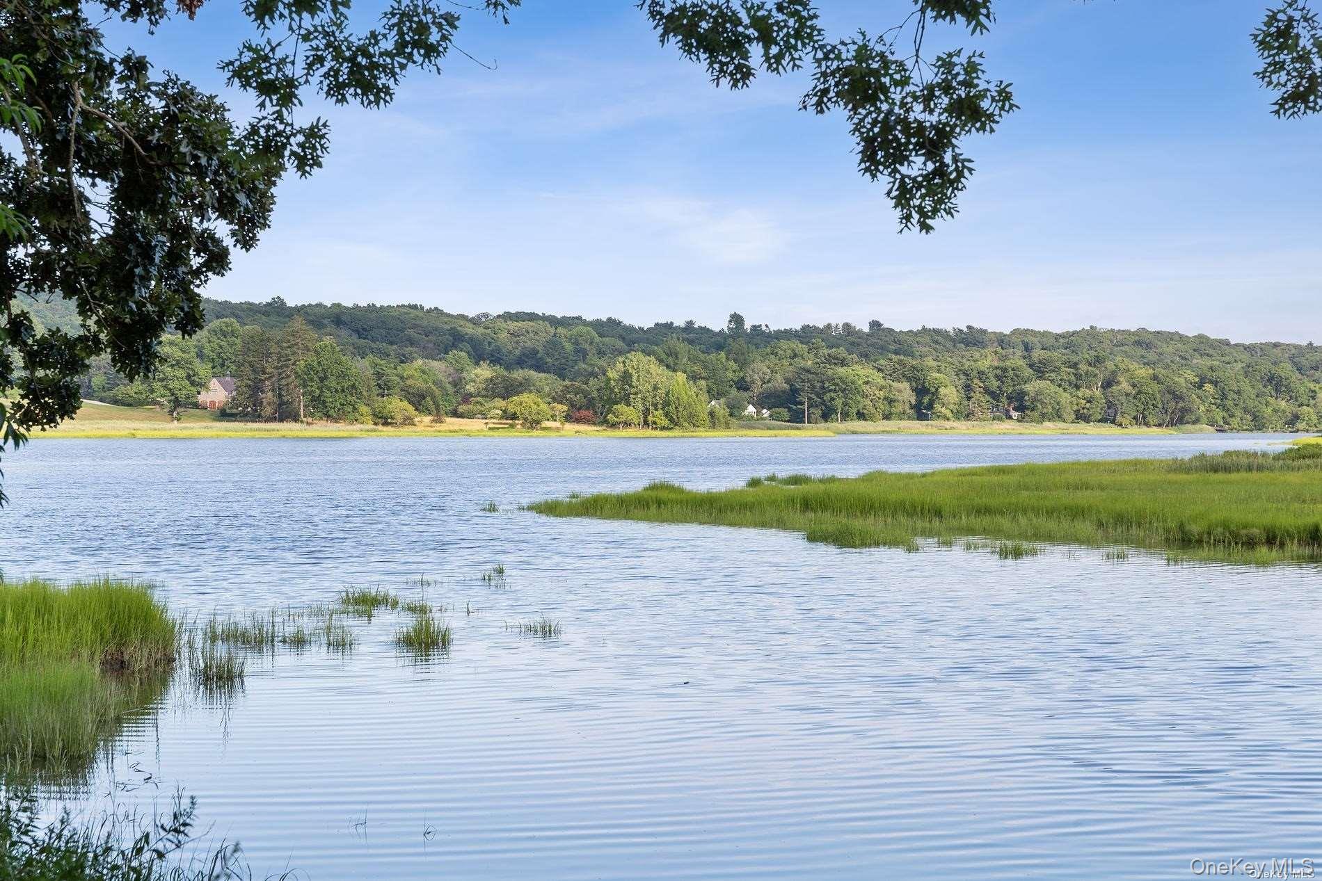 31 Factory Pond Road, Locust Valley, NY 11560