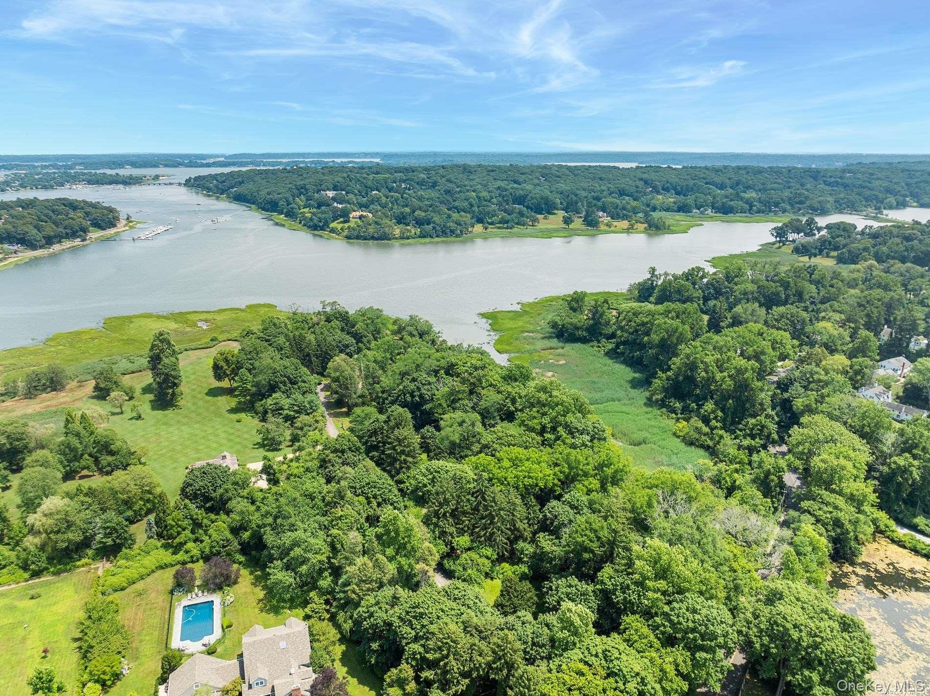 31 Factory Pond Road, Locust Valley, NY 11560