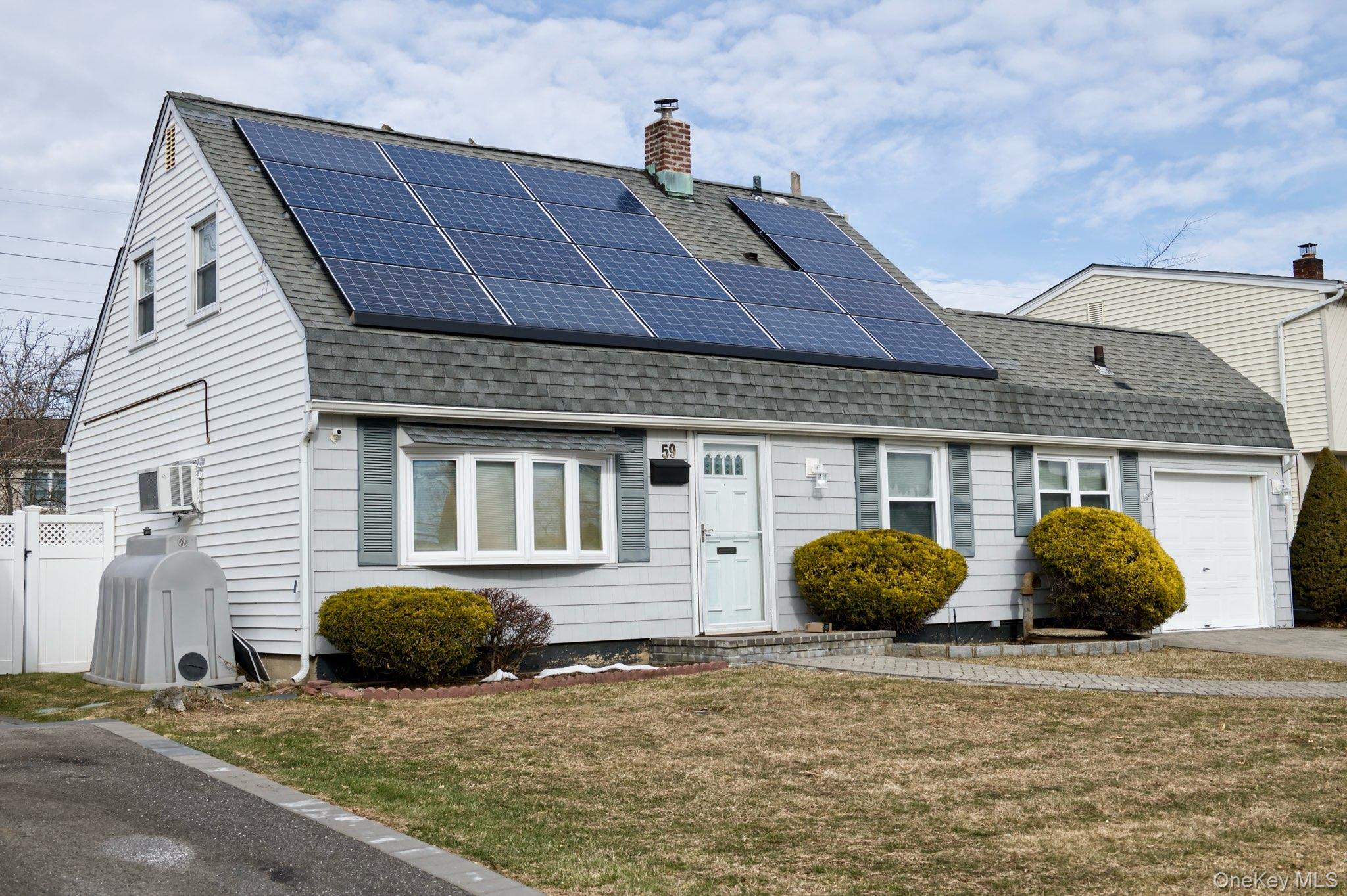 59 Corncrib Lane, Levittown, NY 11756