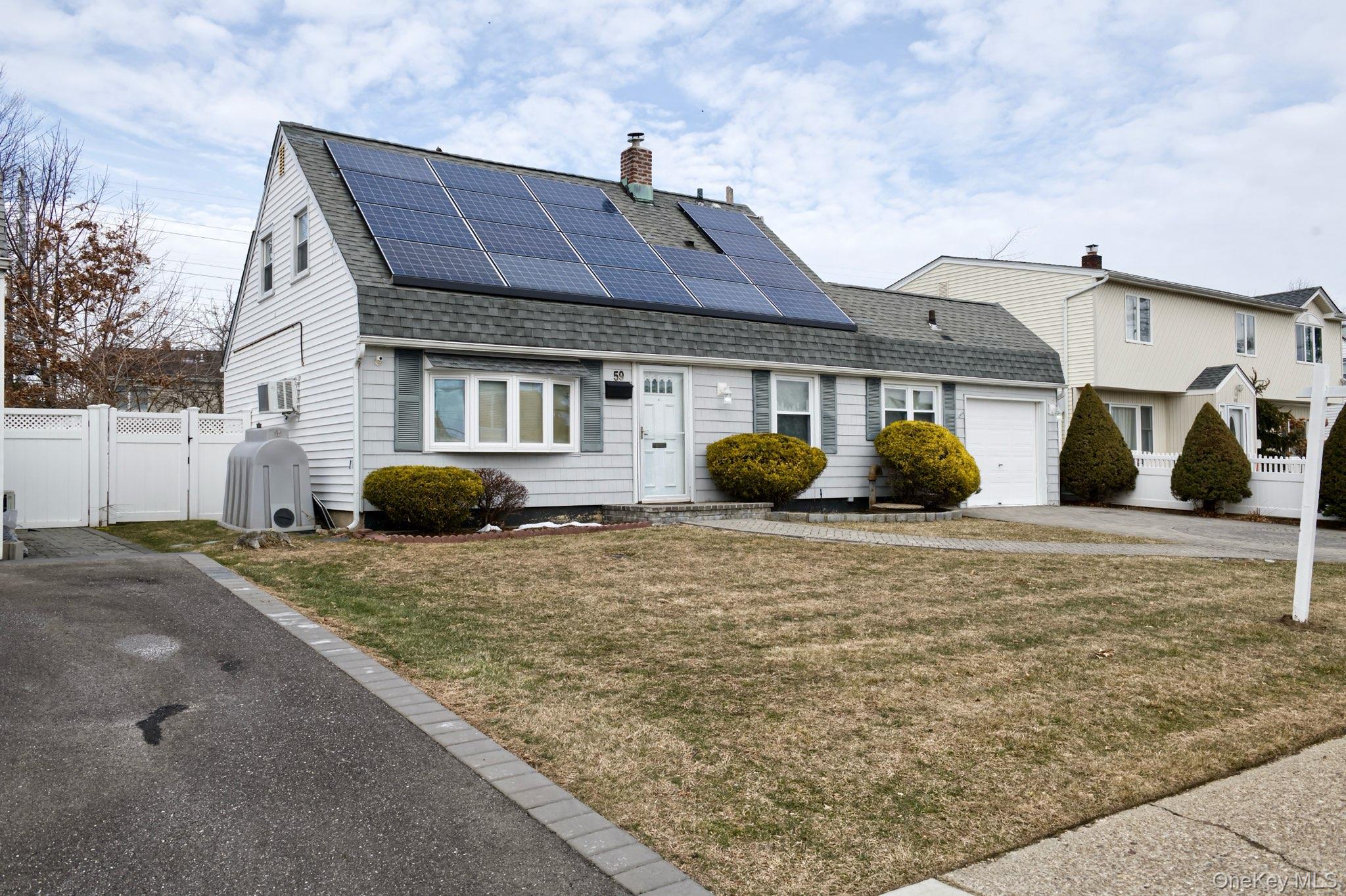 59 Corncrib Lane, Levittown, NY 11756