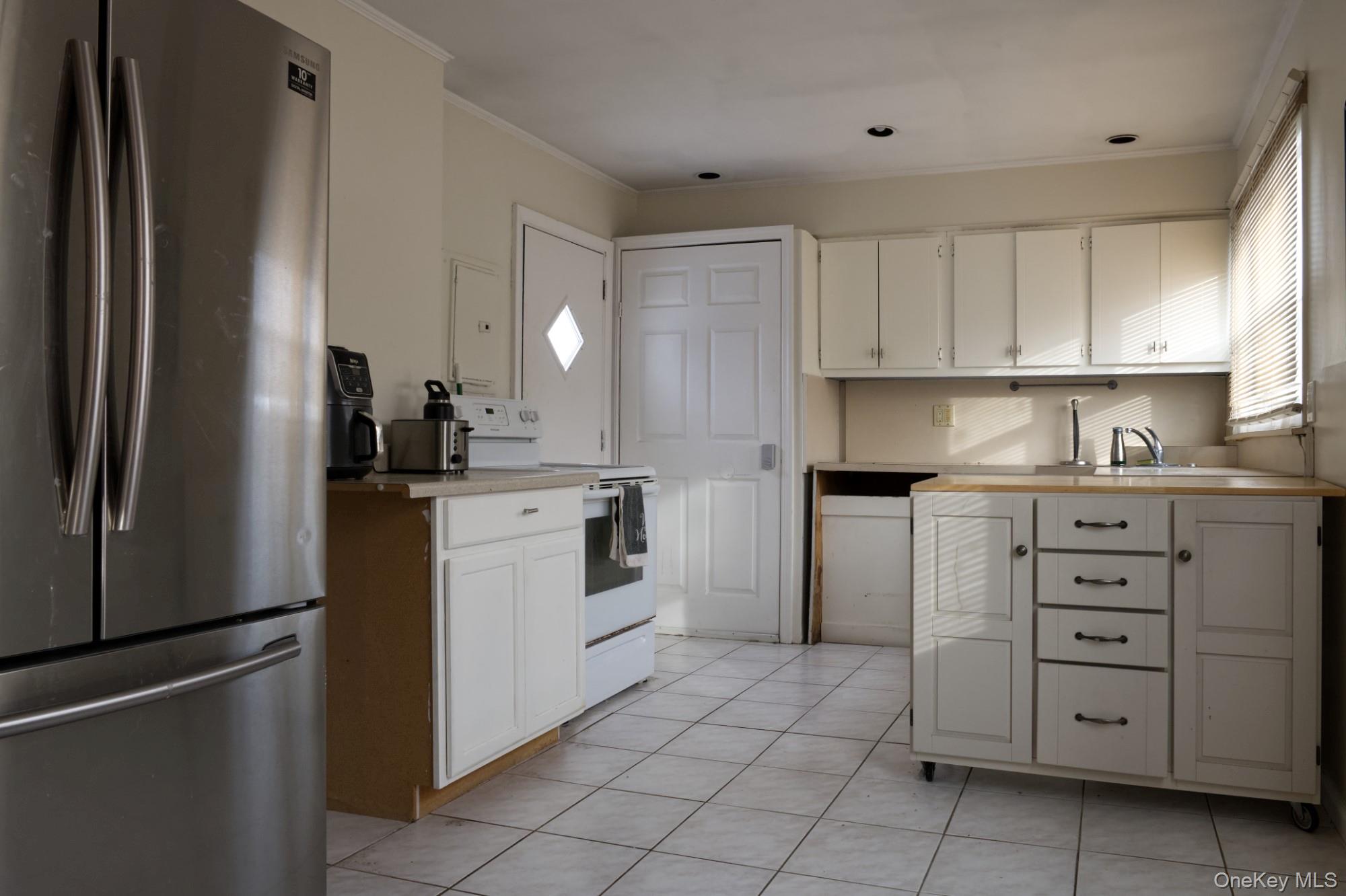 59 Corncrib Lane, Levittown, NY 11756