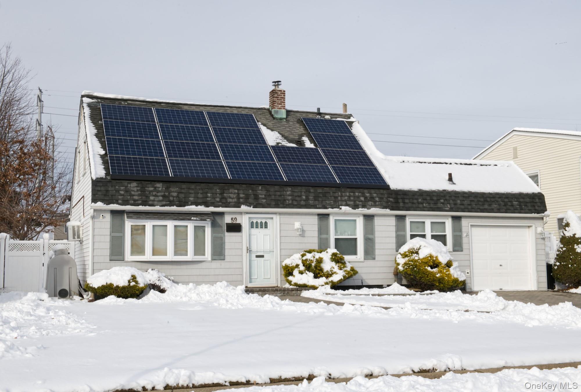 59 Corncrib Lane, Levittown, NY 11756