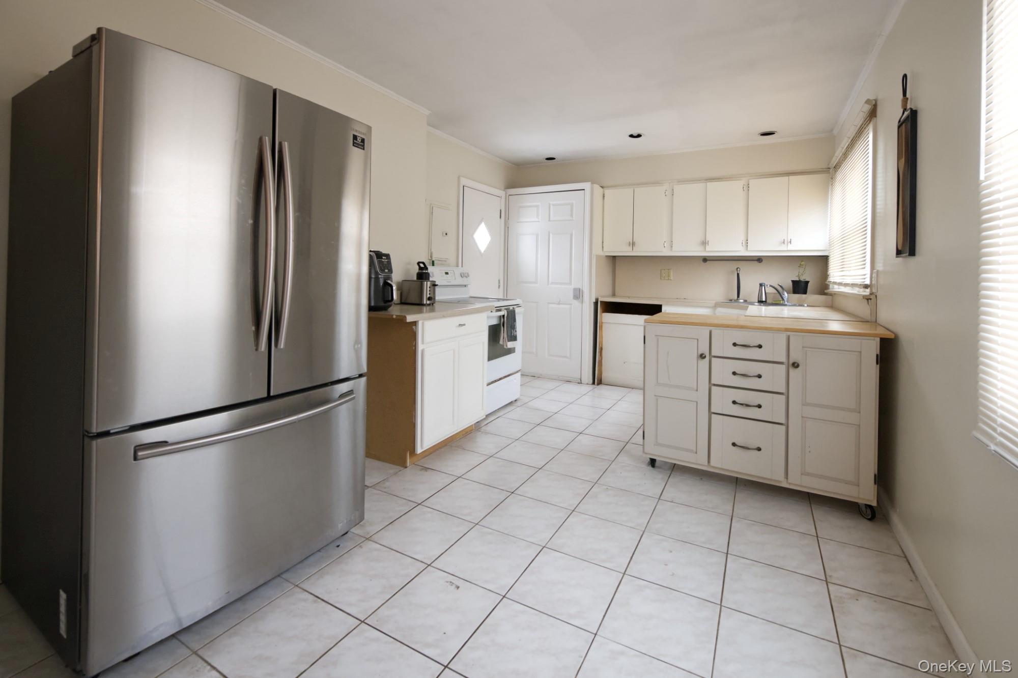 59 Corncrib Lane, Levittown, NY 11756