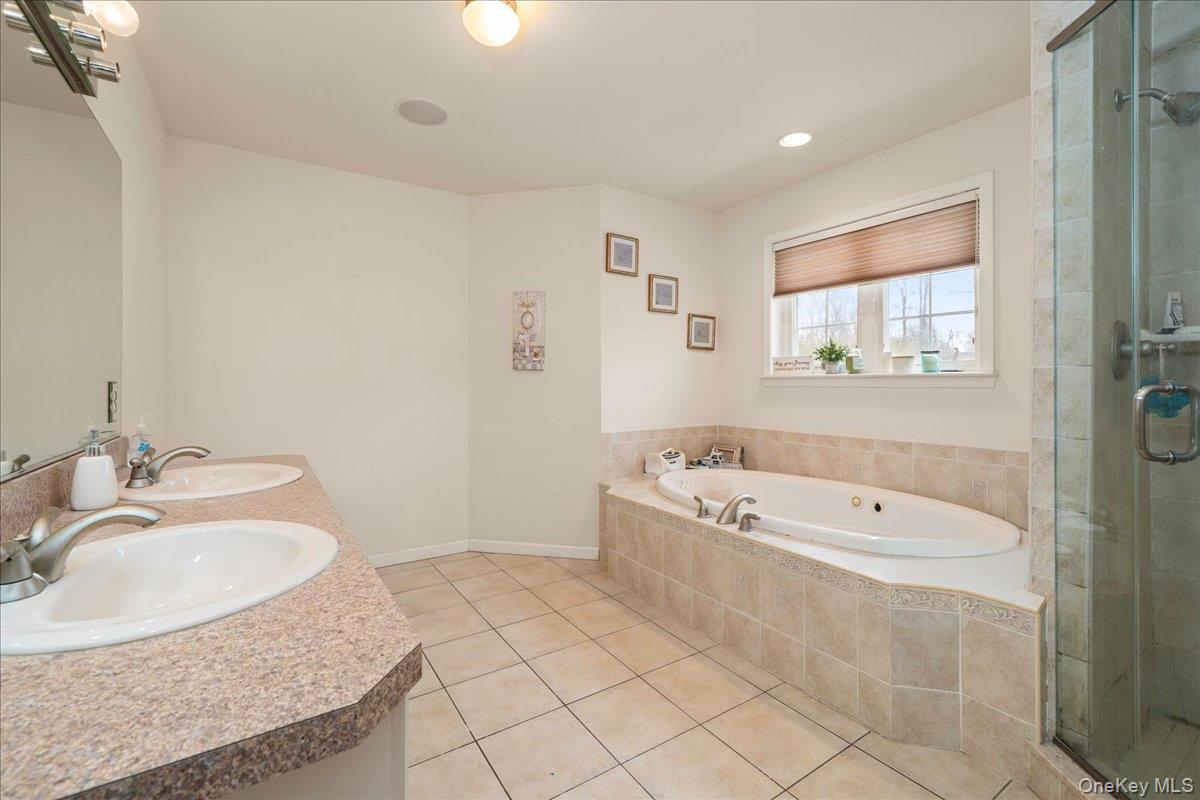 18 Coach House Court, Newburgh, NY 12553