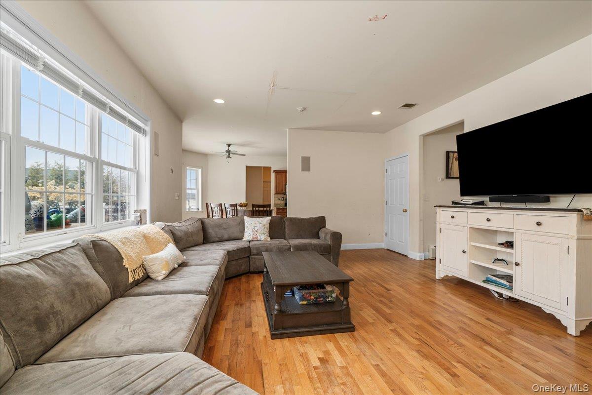 18 Coach House Court, Newburgh, NY 12553