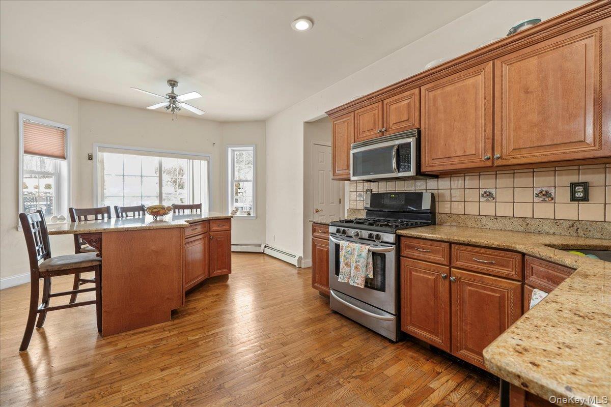 18 Coach House Court, Newburgh, NY 12553