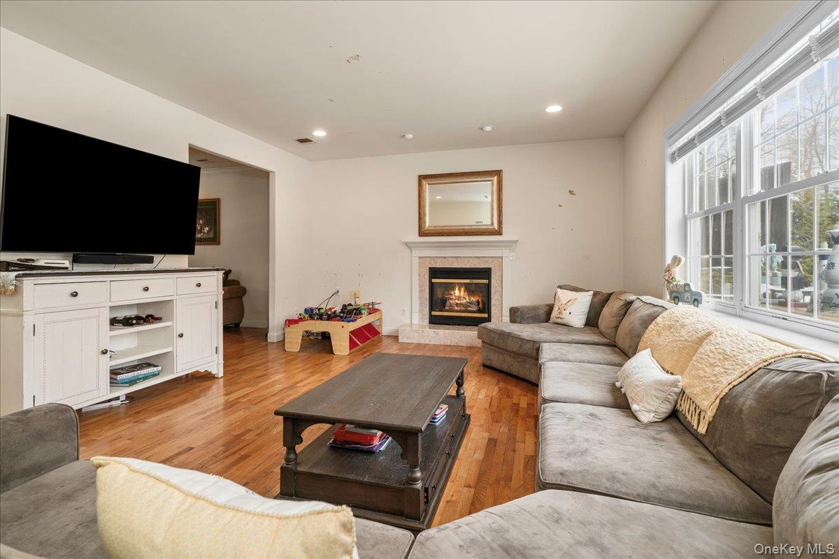 18 Coach House Court, Newburgh, NY 12553