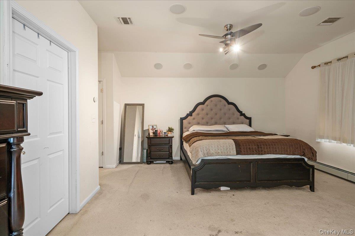 18 Coach House Court, Newburgh, NY 12553