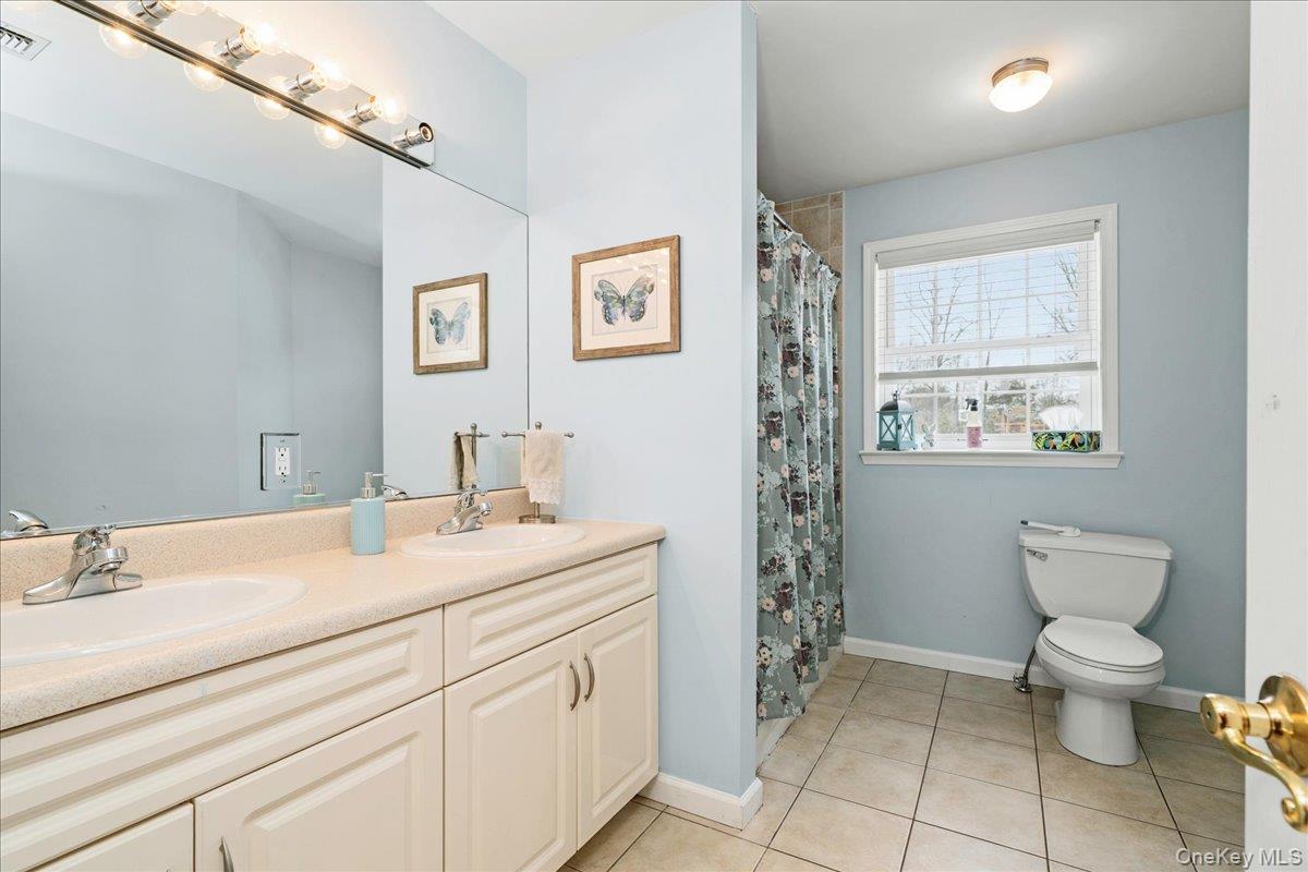 18 Coach House Court, Newburgh, NY 12553