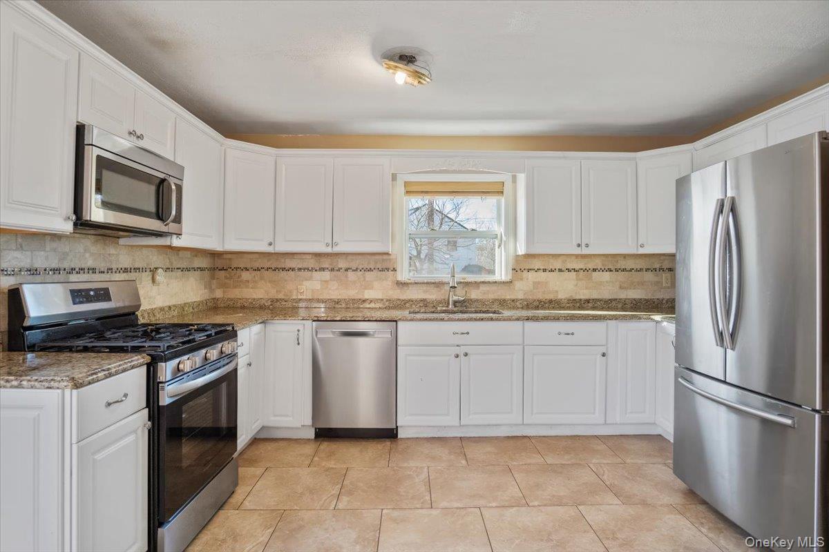 25 Ford Drive W, Massapequa, NY 11758