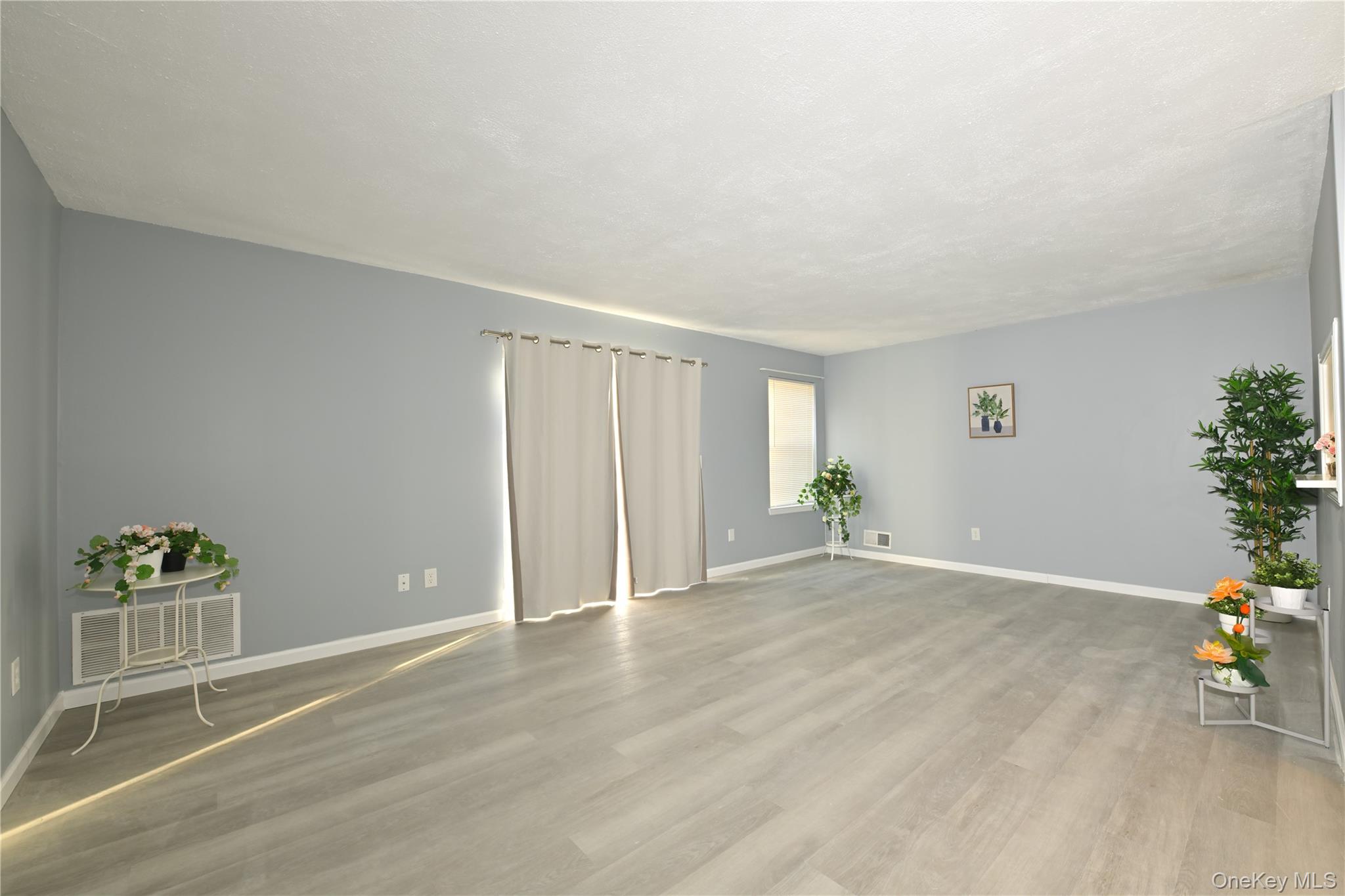 14 Kensington Way, Middletown, NY 10940