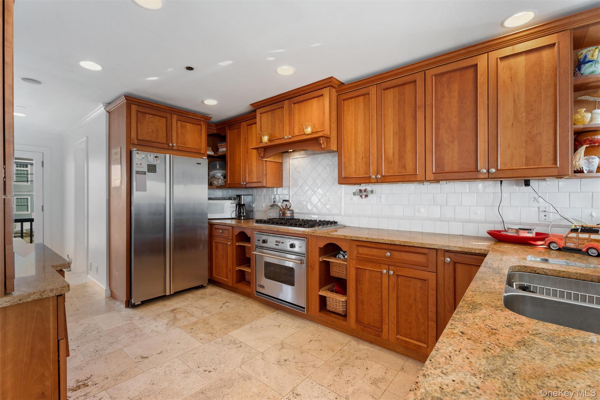 891 Dune Road, Westhampton Dunes, NY 11978