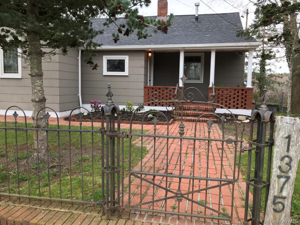 1375 W Main Street, Riverhead, NY 11901