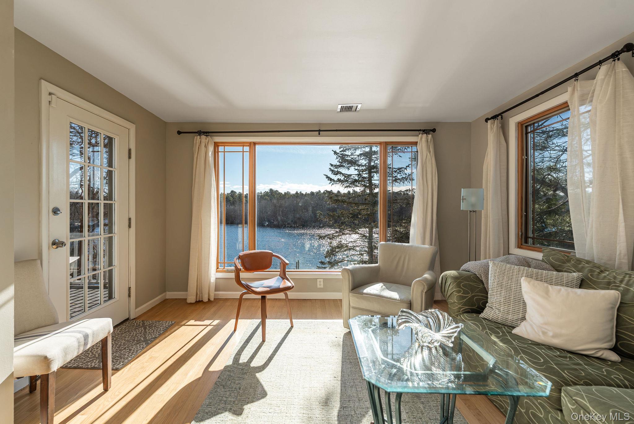 1375 W Main Street, Riverhead, NY 11901