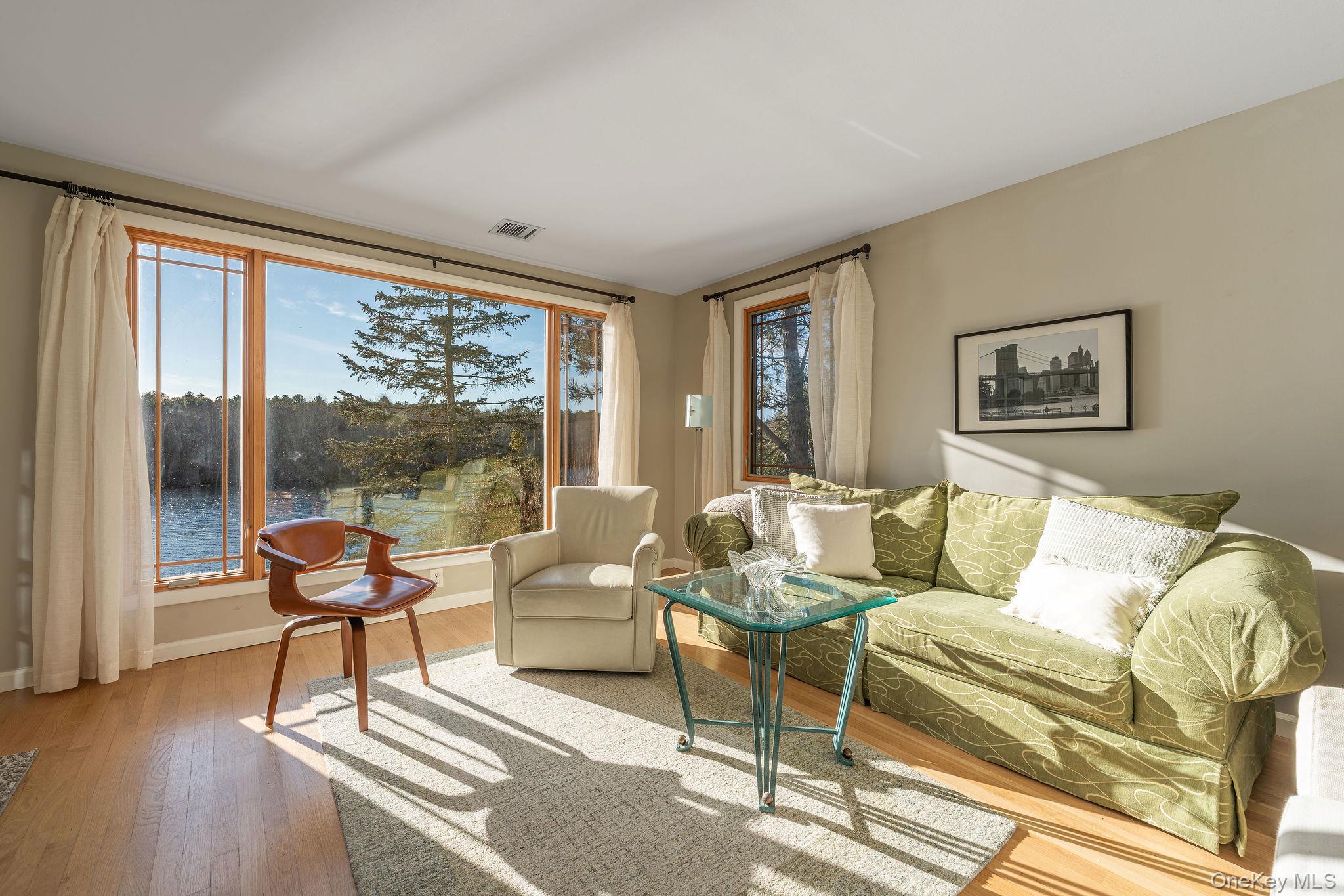 1375 W Main Street, Riverhead, NY 11901