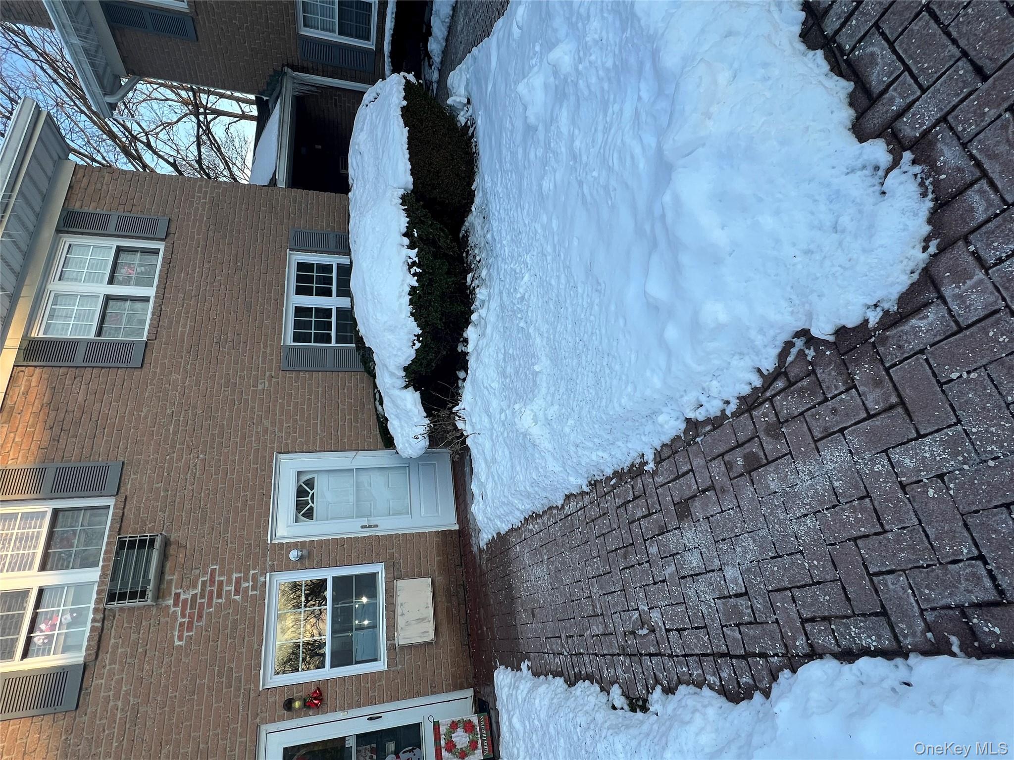 43 Springwood Drive, North Babylon, NY 11703