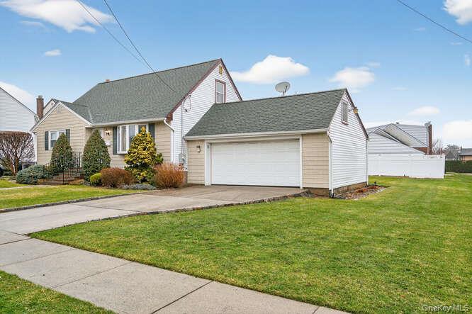 400 Foch Boulevard, Mineola, NY 11501