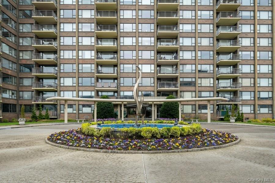 166-25 Powells Cove Boulevard # 18G, Beechhurst, NY 11357