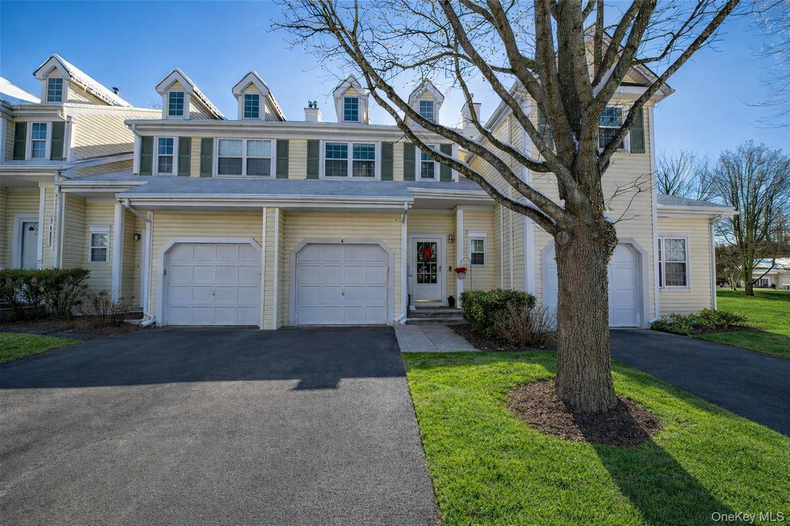 4 Chelsea Drive, Smithtown, NY 11787