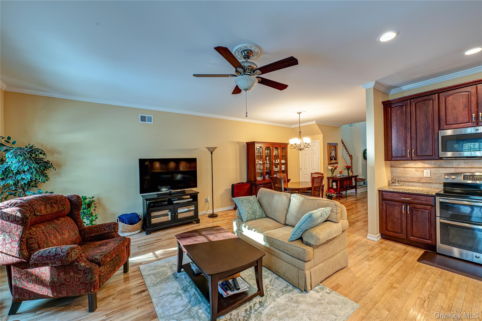 4 Chelsea Drive, Smithtown, NY 11787