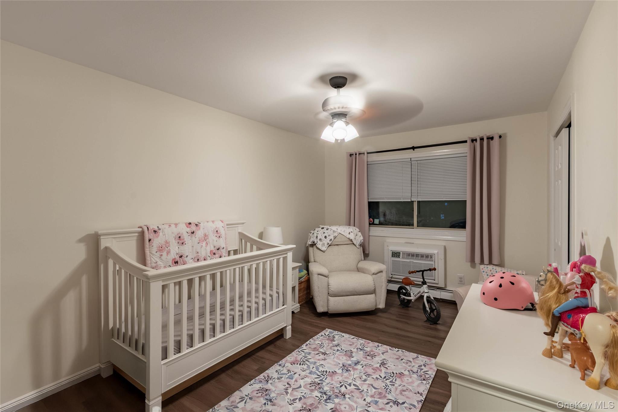 2449 F Union Boulevard # 9B, Islip, NY 11751