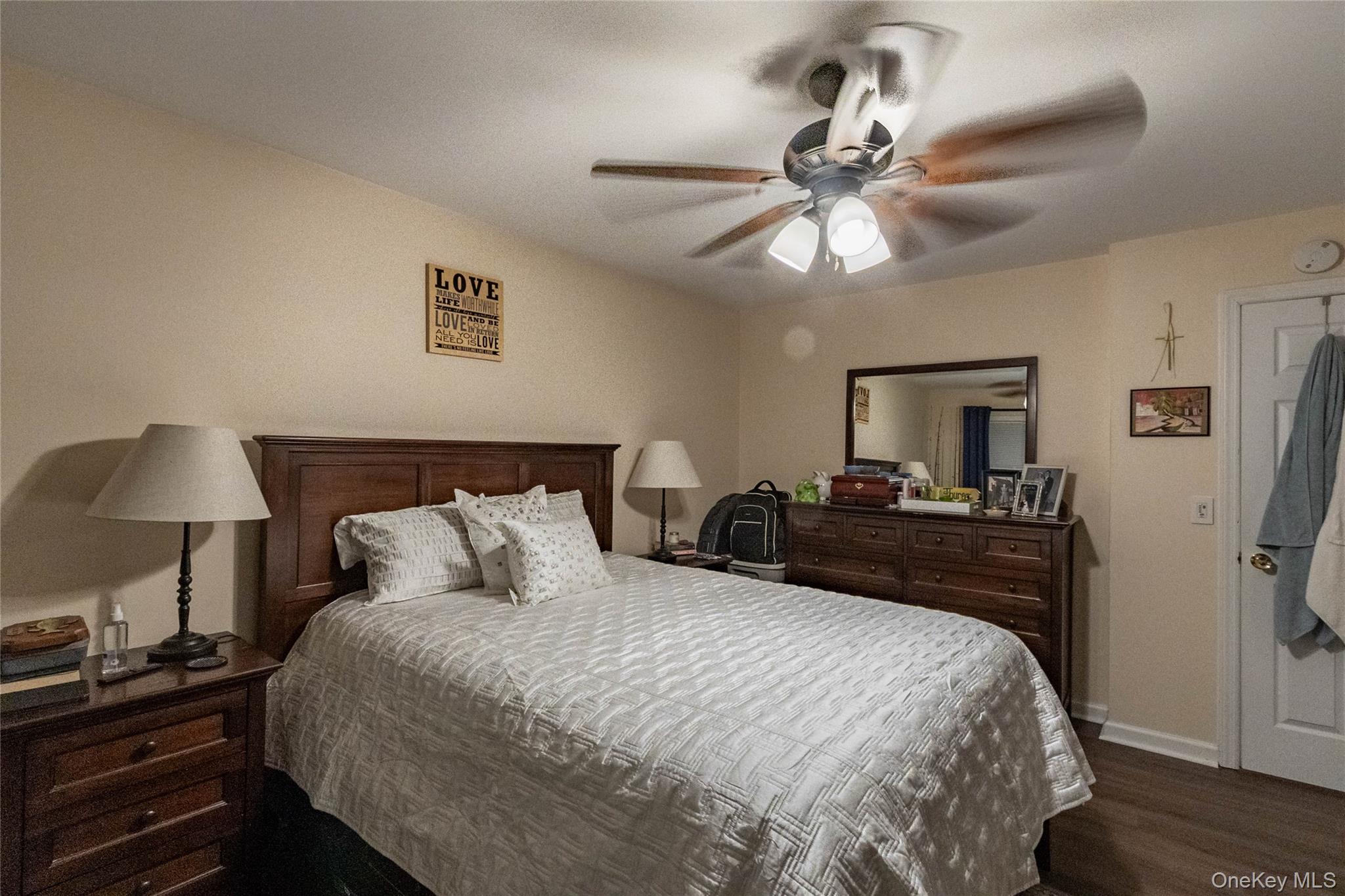 2449 F Union Boulevard # 9B, Islip, NY 11751