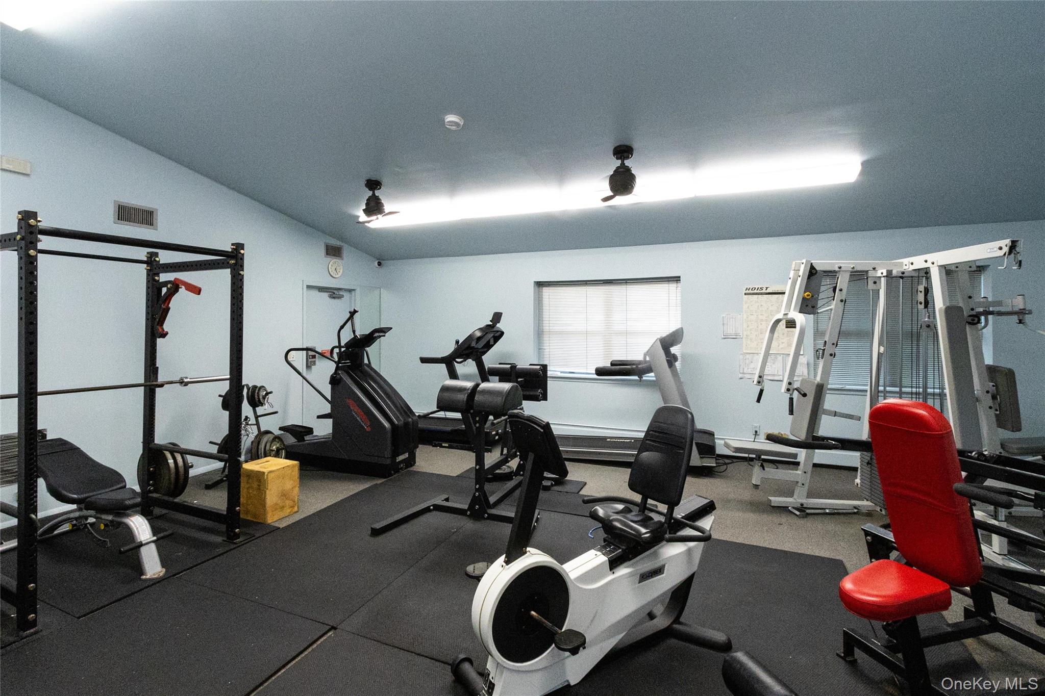 2449 F Union Boulevard # 9B, Islip, NY 11751