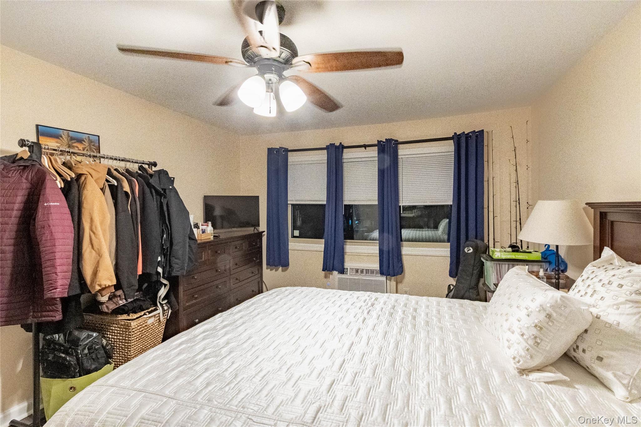 2449 F Union Boulevard # 9B, Islip, NY 11751