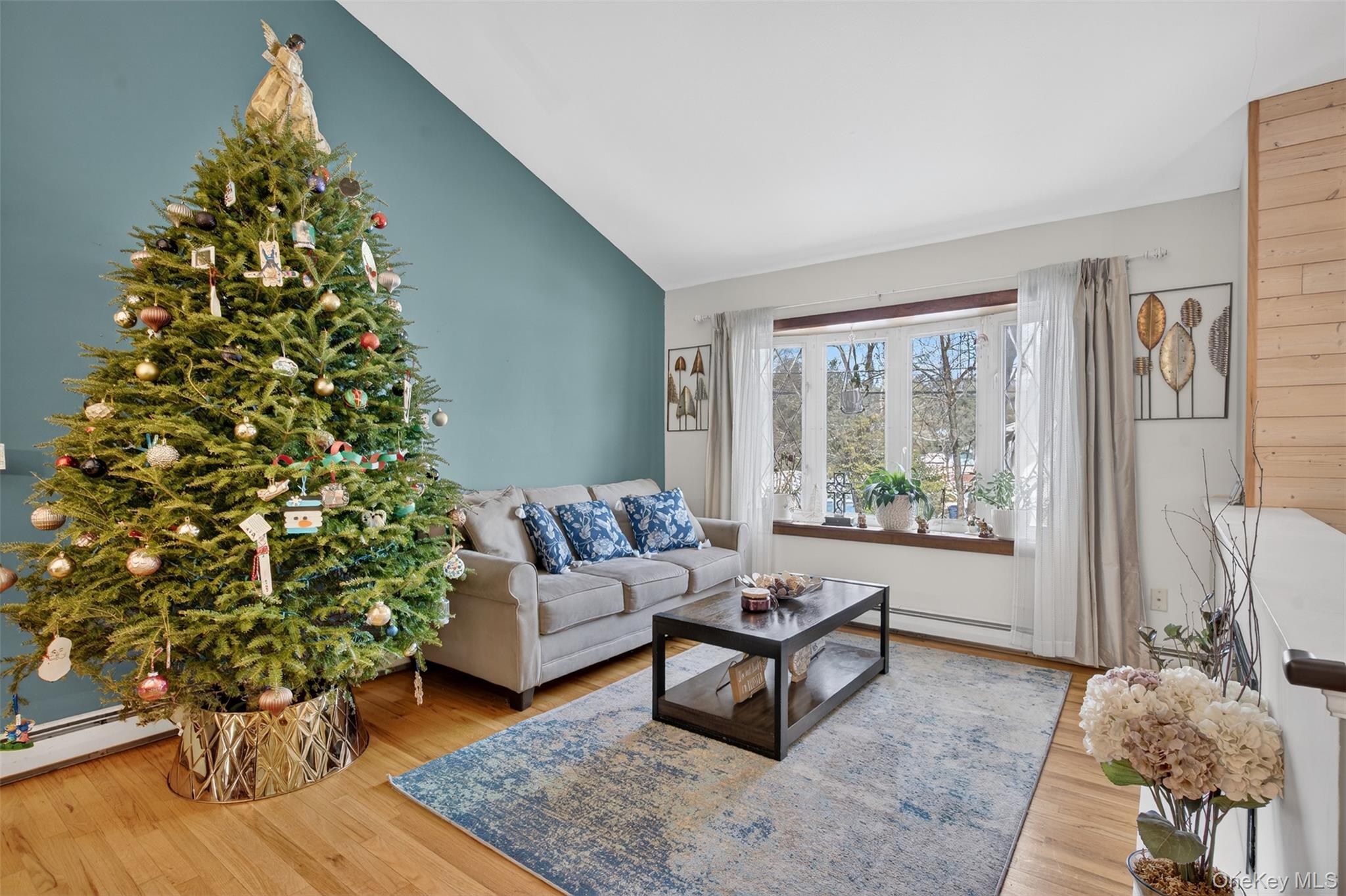 95 Sutton Park Road, Poughkeepsie, NY 12603