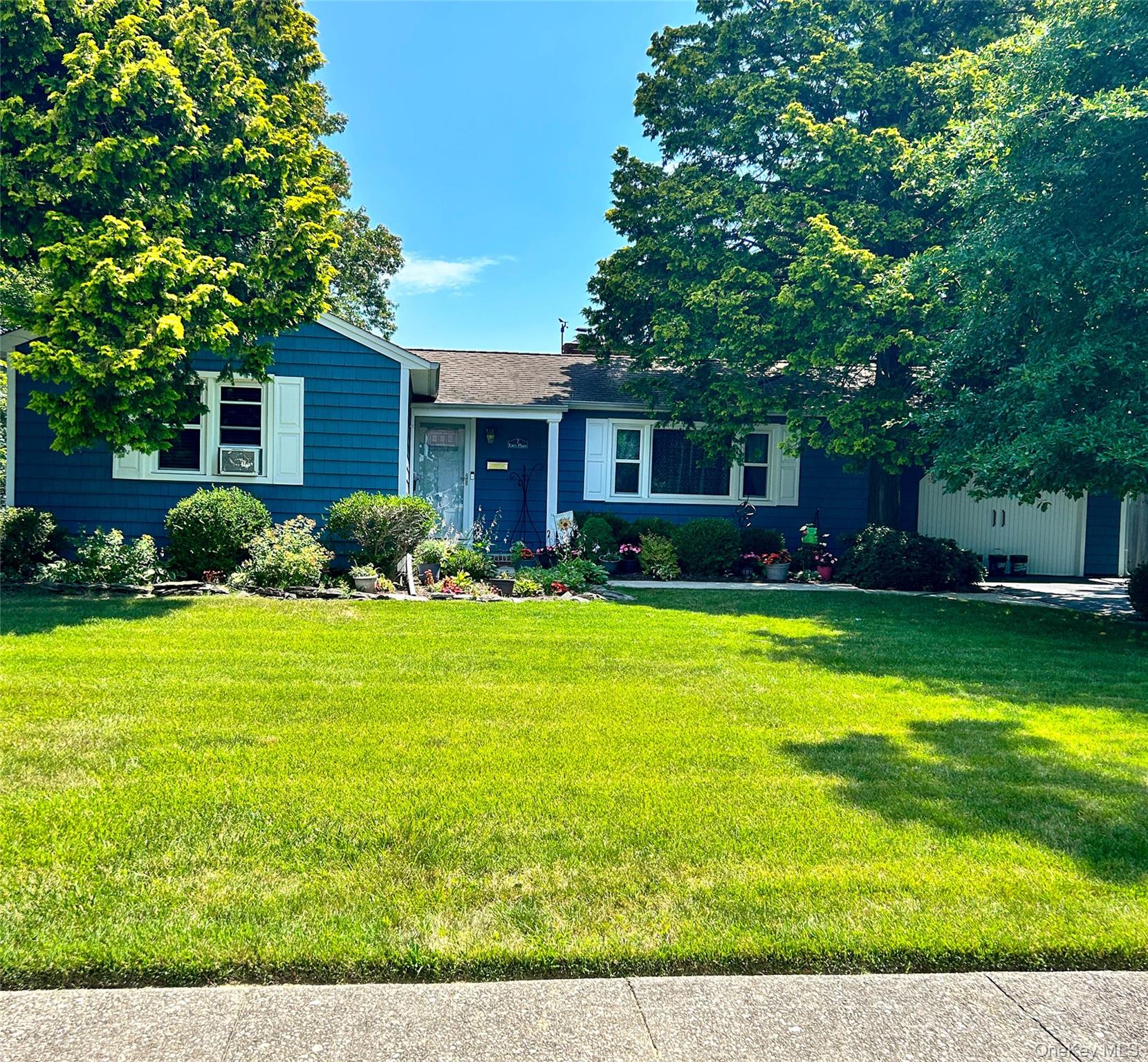 7 Lico Place, Babylon, NY 11702