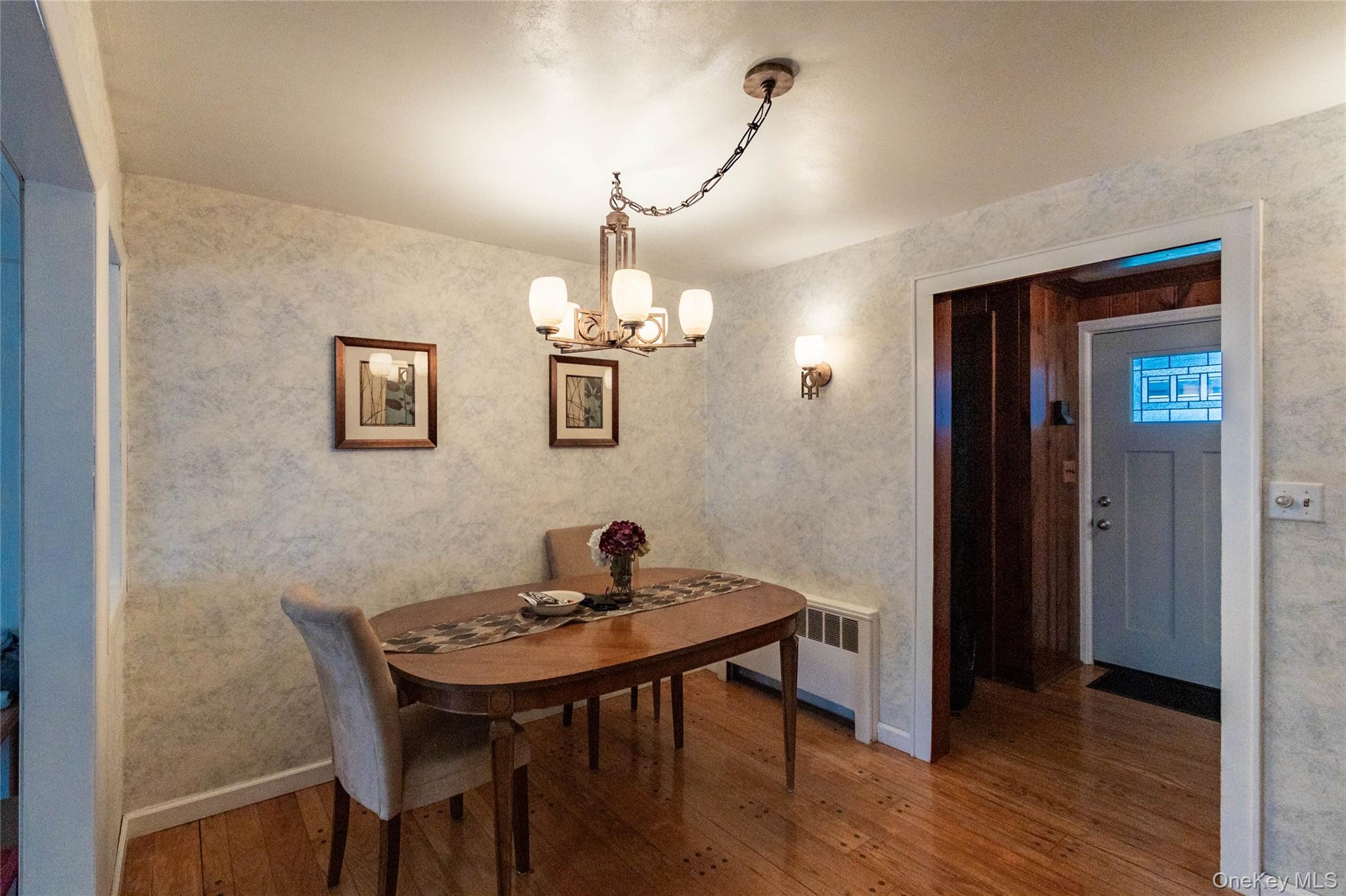 7 Lico Place, Babylon, NY 11702