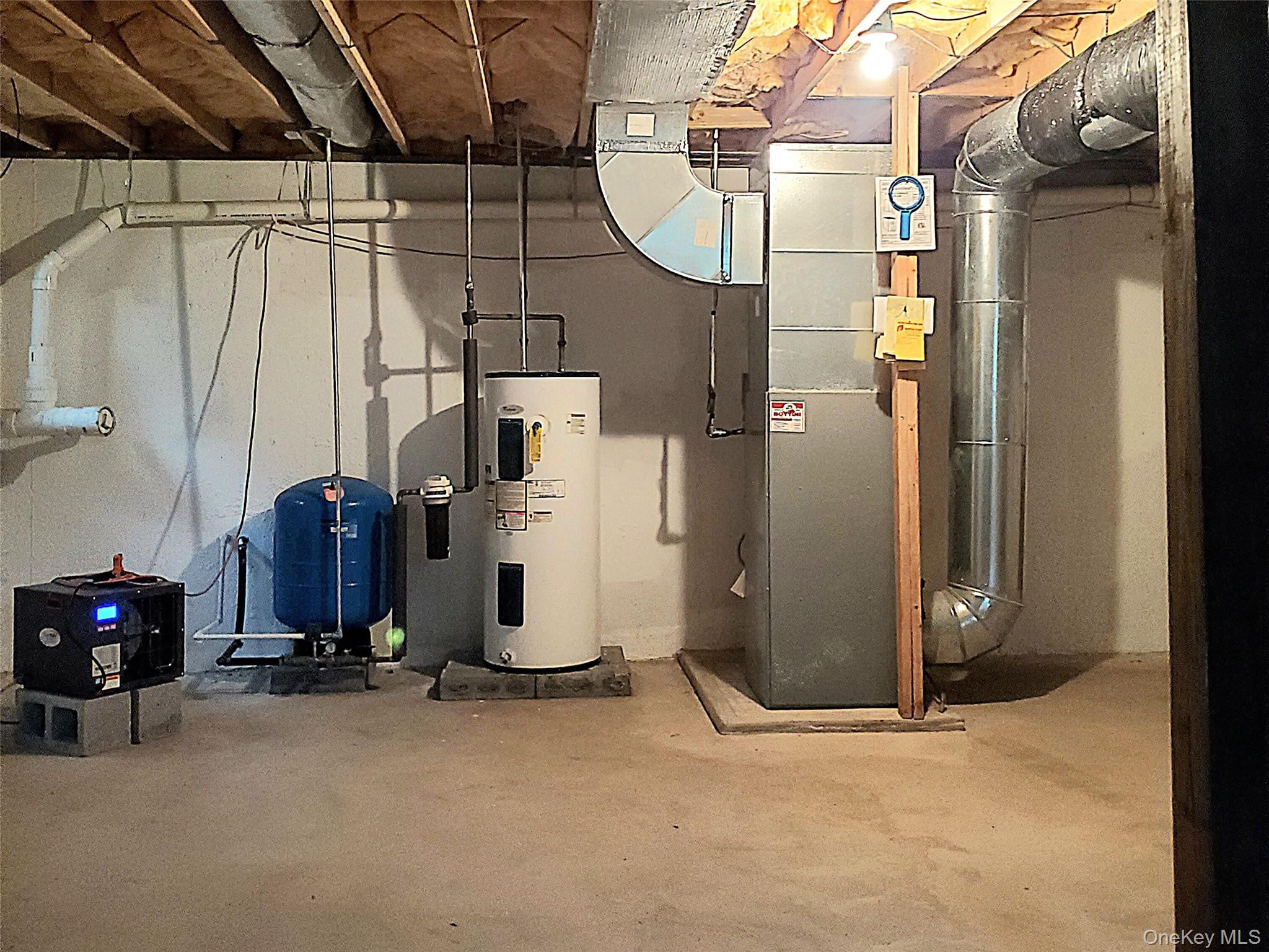 76 Wynkoop Drive, Kerhonkson, NY 12446