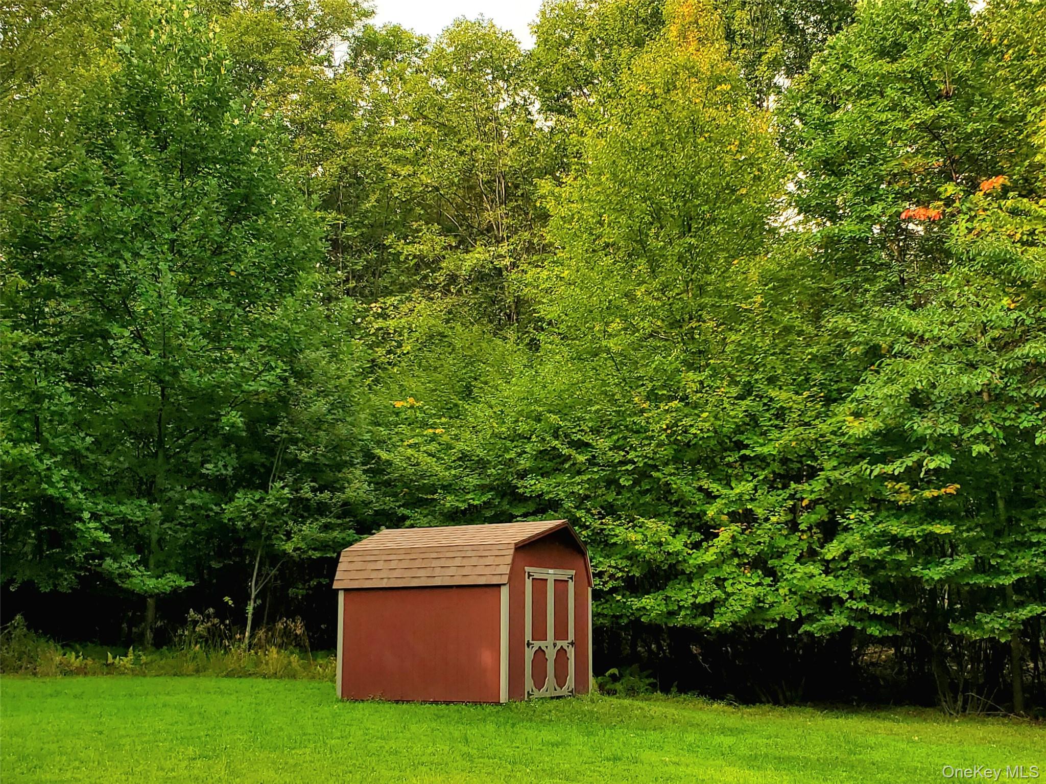 76 Wynkoop Drive, Kerhonkson, NY 12446