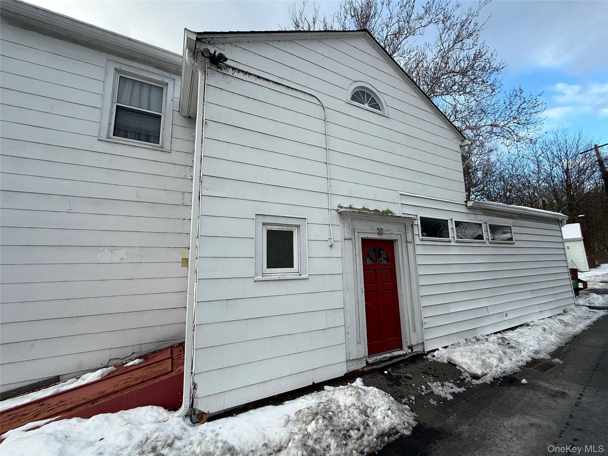 1 Oscawana Lake Road, Putnam Valley, NY 10579