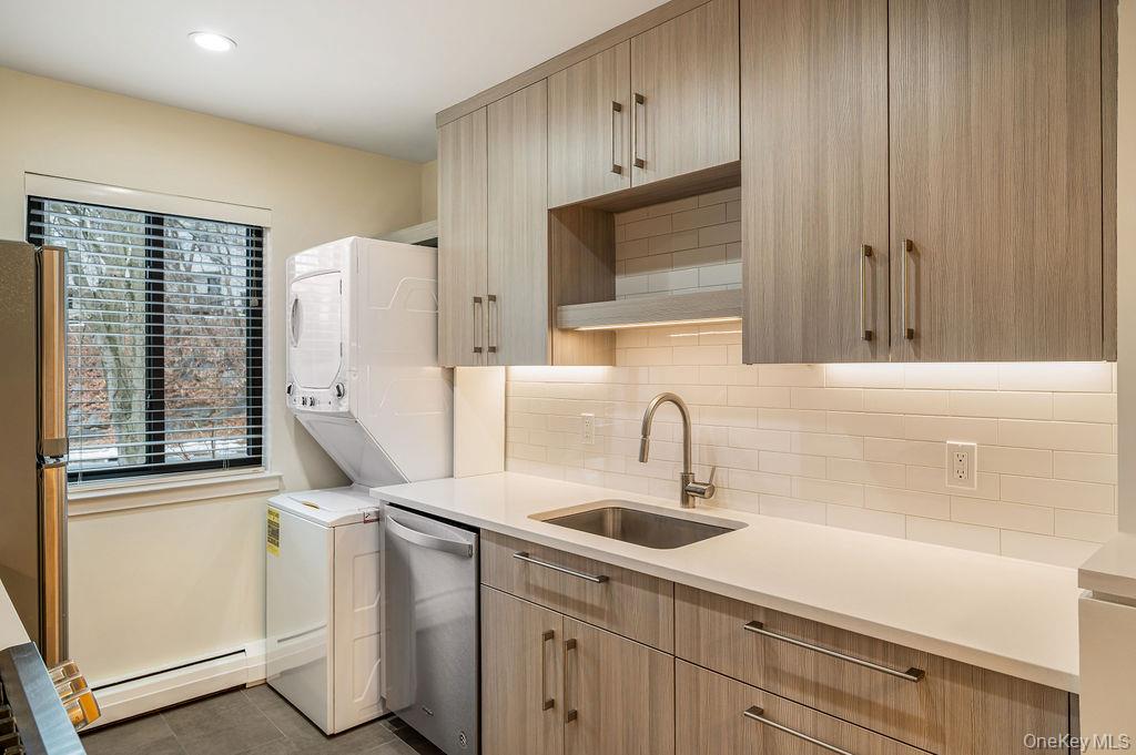 30 Hillside Terrace # E, White Plains, NY 10601