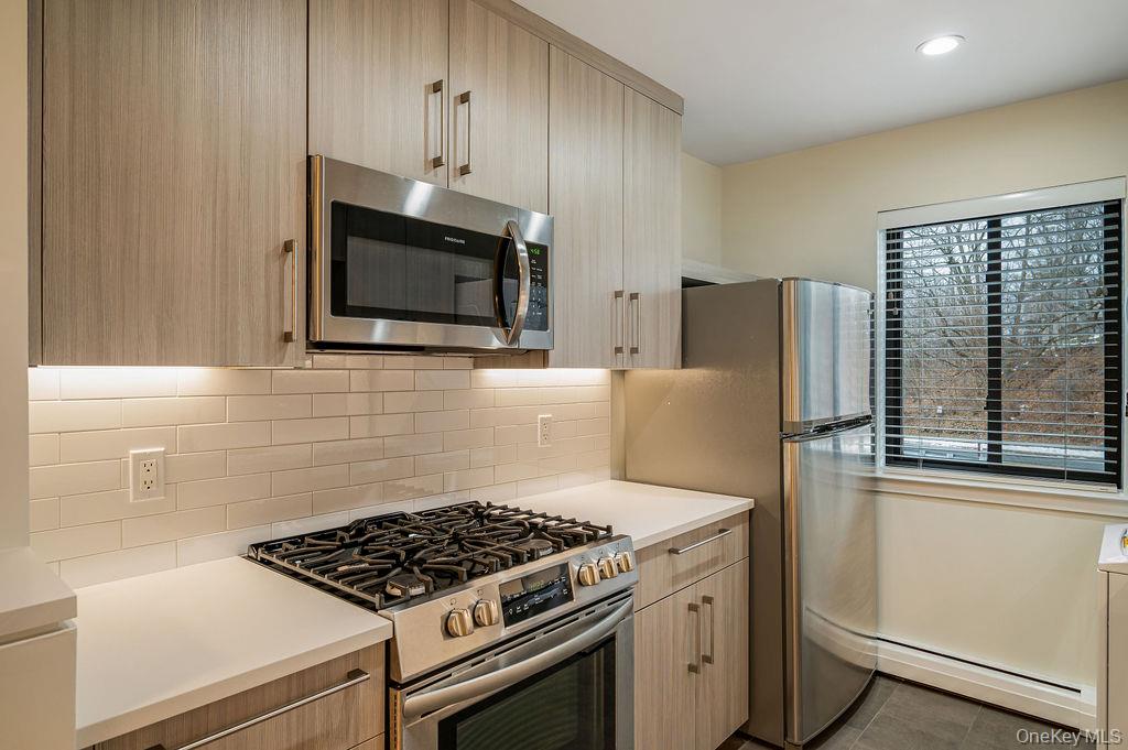 30 Hillside Terrace # E, White Plains, NY 10601