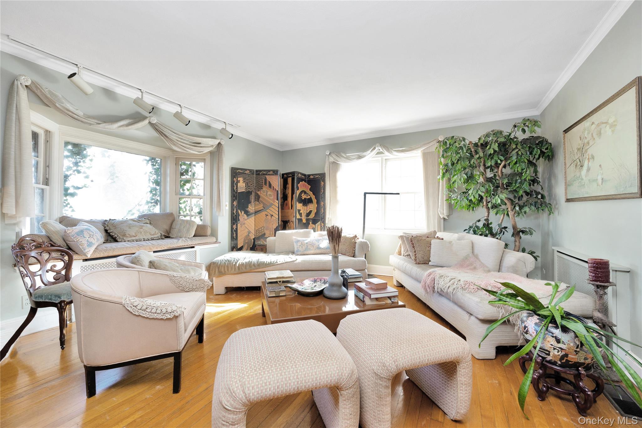 164 Waverly Avenue, East Rockaway, NY 11518