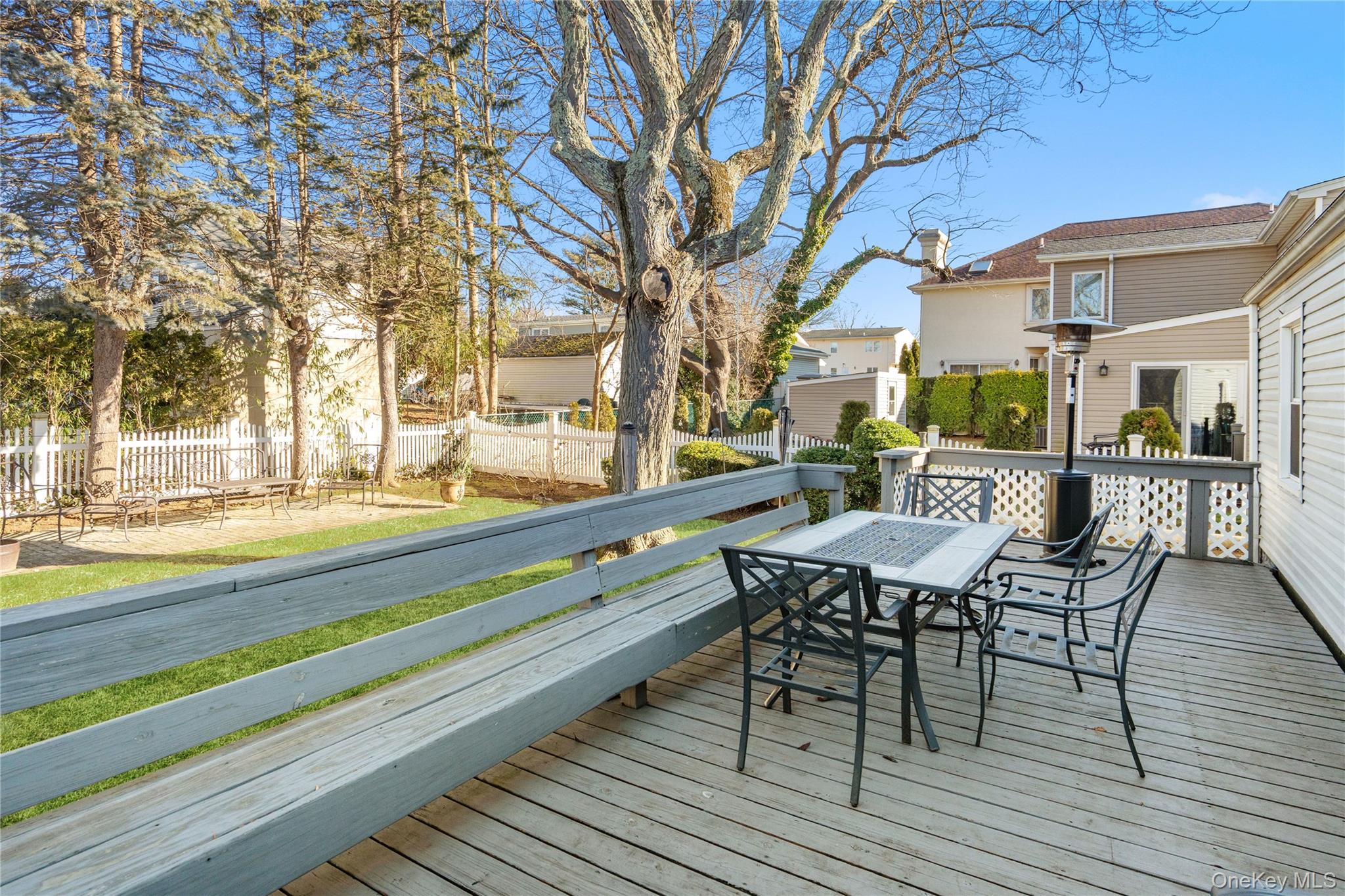 23 Harvard Street, Roslyn Heights, NY 11577